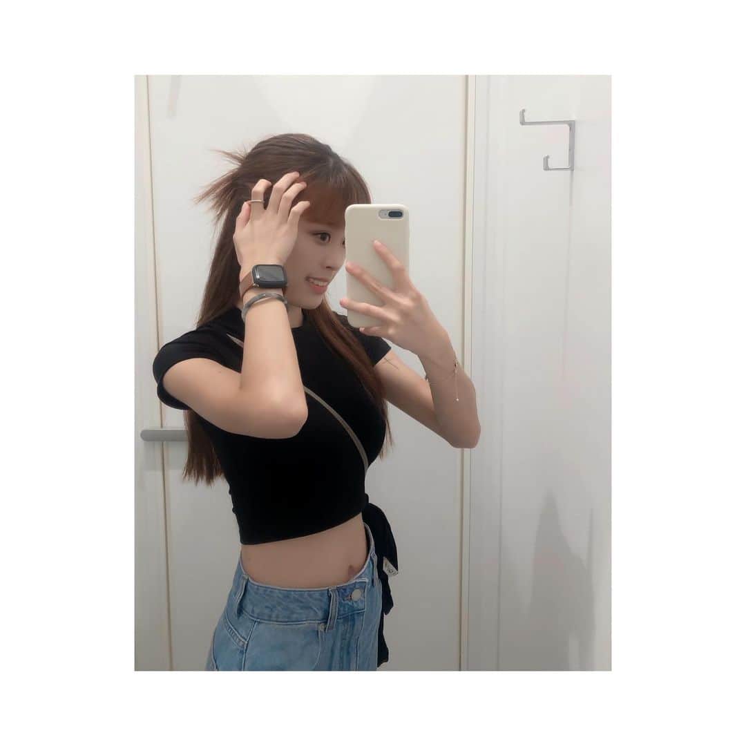 roseannaのインスタグラム：「我想說 @crocs 真的好好穿 😂😂😂」