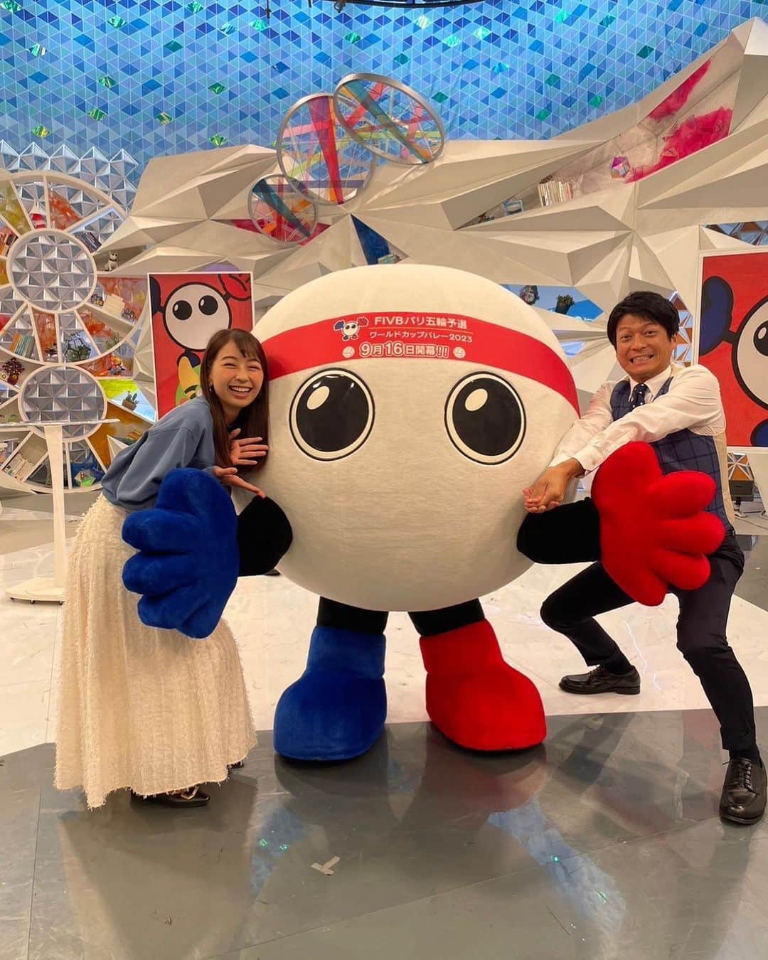 フジテレビアナウンサーのインスタグラム：「今夜のワールドカップバレー🏐 トルコ戦は夜7時独占生中継！  今夜も日本代表を応援しましょう🇯🇵✨  是非ご覧ください📢  #龍神NIPPON  #フジテレビ #ワールドカップバレー2023」