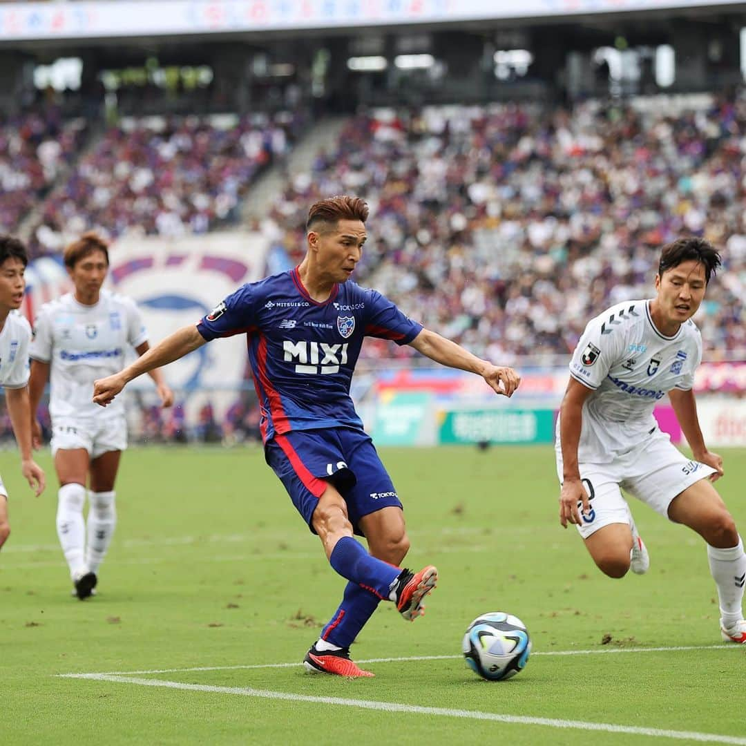 FC東京オフィシャルグッズさんのインスタグラム写真 - (FC東京オフィシャルグッズInstagram)「🔵🔴 vs #ガンバ大阪   FC東京初ゴールは、流れを掴む大きな先制点。 初のシャーはハニカミながら。 @harakawariki  @fctokyoofficial  #原川力  #FC東京 #fctokyo #tokyo」10月4日 12時02分 - fctokyoofficial