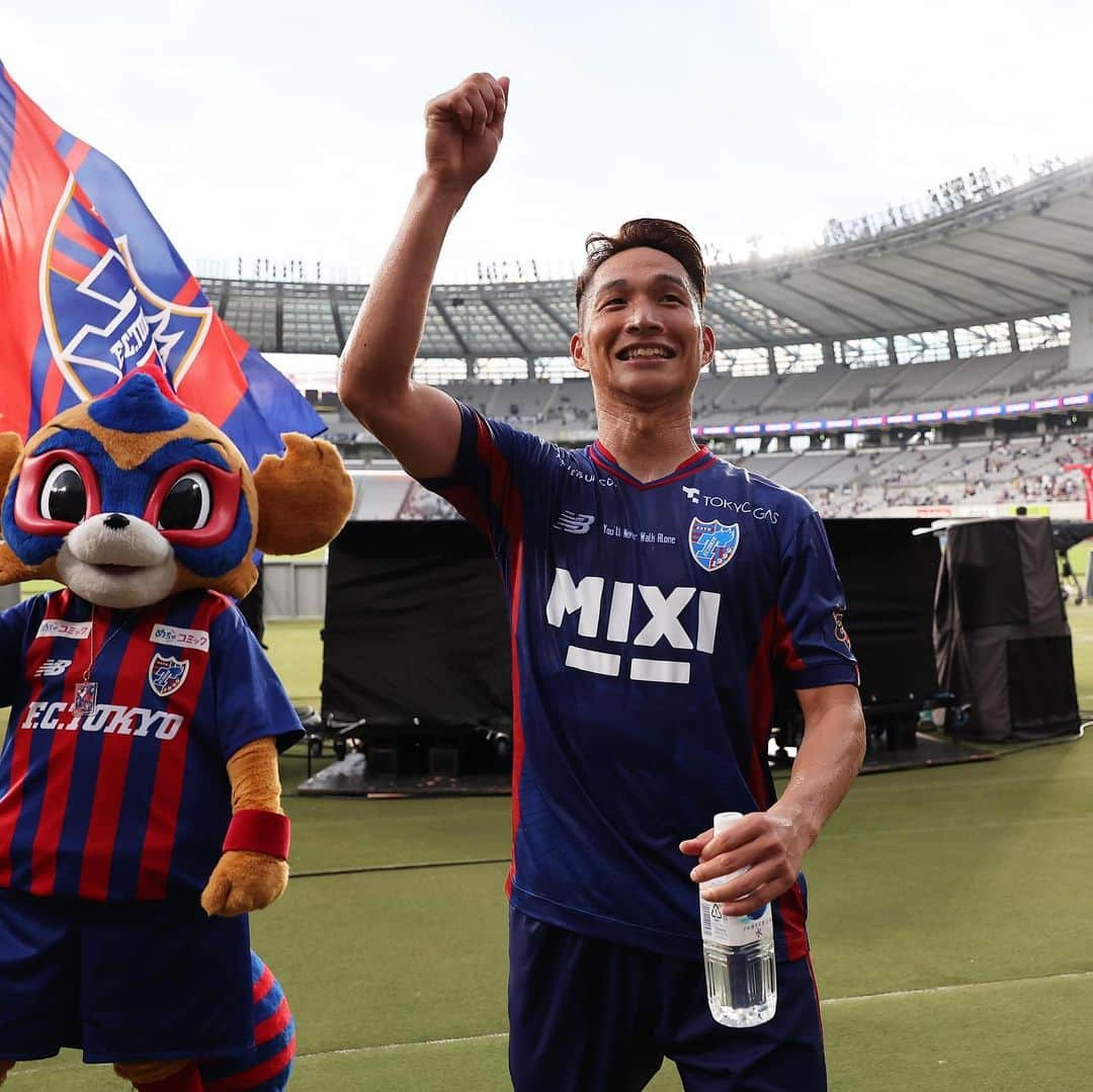 FC東京オフィシャルグッズさんのインスタグラム写真 - (FC東京オフィシャルグッズInstagram)「🔵🔴 vs #ガンバ大阪   FC東京初ゴールは、流れを掴む大きな先制点。 初のシャーはハニカミながら。 @harakawariki  @fctokyoofficial  #原川力  #FC東京 #fctokyo #tokyo」10月4日 12時02分 - fctokyoofficial