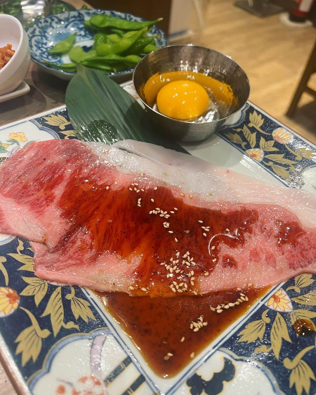 中村かなのインスタグラム：「🥩  蛇口からレモンサワー🚰 初体験🍋🍋🍋  豊田の焼肉屋さん 【 焼肉ホルモンたけ田 】 @takeda.toyota   とにかくコスパ最強な焼肉屋さん お肉もドリンクもおいしくてお値打ち❣️ サラダや冷麺もおいしかった♡ 気軽に行けちゃう焼肉屋さん🥩  蛇口からでるお酒も🚰 やかんに入った緑茶ハイも🍵 初めてでした🥹✨ なんとお席に充電器まで🔌 とっても便利でした✨  📍焼肉ホルモンたけ田 愛知県豊田市神明町1-49-2  PR @takeda.toyota #焼肉ホルモンたけ田 #豊田焼肉 #豊田グルメ #豊田飲み放題 #豊田市 #豊田 #豊田市グルメ #豊田市ディナー #豊田市居酒屋 #豊田市駅 #豊田ディナー #焼肉 #焼肉ディナー #焼肉グルメ #焼肉スタグラム #ホルモン #肉スタグラム #肉テロ」