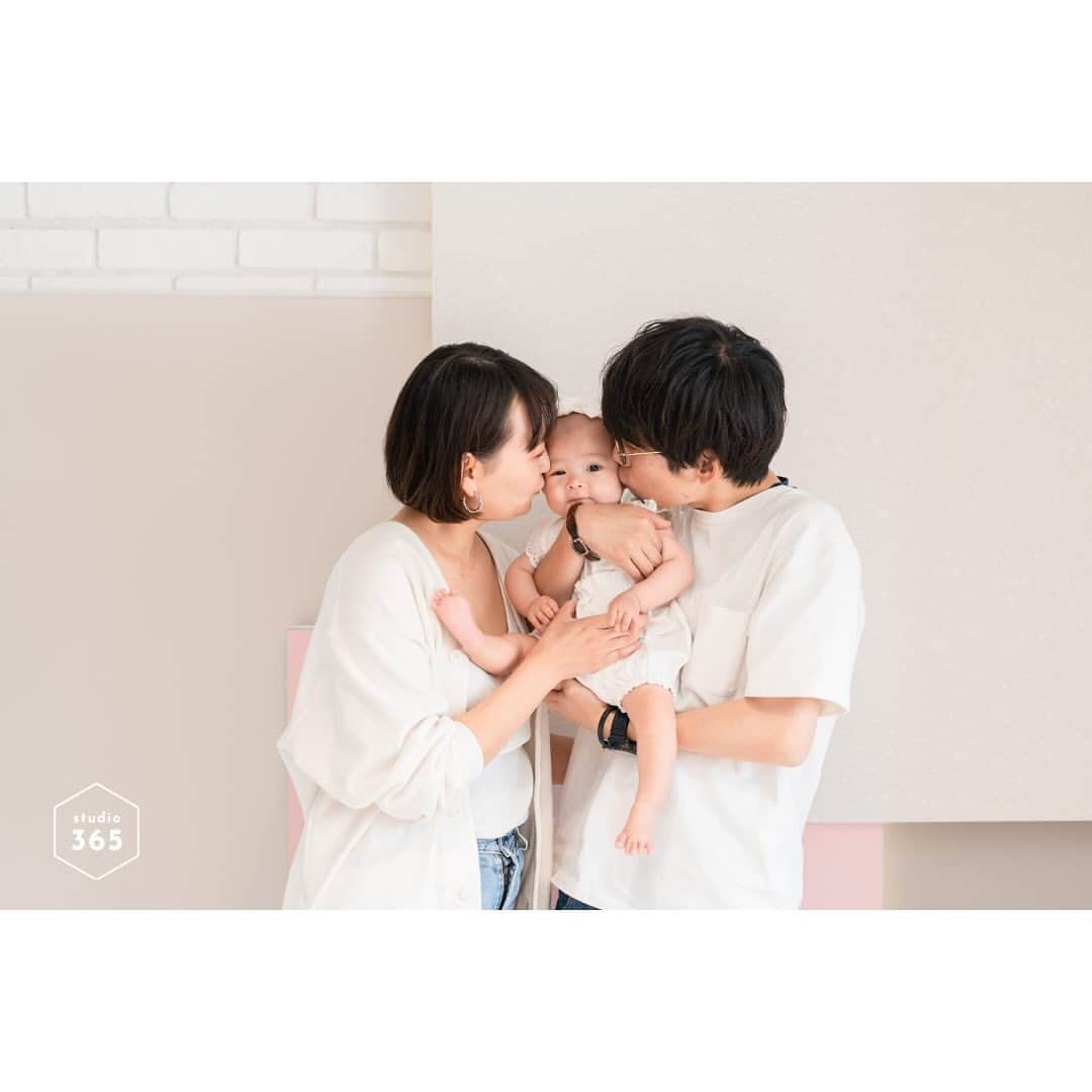 Lovegraph_Kids ラブグラフキッズさんのインスタグラム写真 - (Lovegraph_Kids ラブグラフキッズInstagram)「東京・清澄白河にあるラブグラフのスタジオ「studio365」の写真をご紹介👶🏻📸 ㅤㅤㅤ おかげさまでたくさんのファミリーにお越しいただいております！👪✨ ㅤㅤㅤㅤㅤㅤ ”何度もお越しいただきお子さんの成長を残してほしい”という思いを込めて、低価格なプランをご用意したり、 季節に合わせた撮影会を定期的に開催しております🫶🏻🍂 ㅤㅤㅤ ( 10月はハロウィン撮影会の開催を予定しております！ご予約受付中🎃 ) ㅤㅤㅤ プランの確認とご予約はスタジオ専用アカウントにて👇🏻💞 @studio365_kiyosumi ㅤㅤㅤㅤㅤㅤ ୨୧┈┈┈┈୨୧ㅤㅤㅤ  #こども写真館 #こども写真スタジオ #自然光スタジオ #記念写真 #家族写真 #コドモノ #photostudio #成長記録 #子育てグラム #ハーフ成人式 #お誕生日撮影 #清澄白河 #清澄白河スタジオ」10月4日 16時30分 - lovegraph_kids