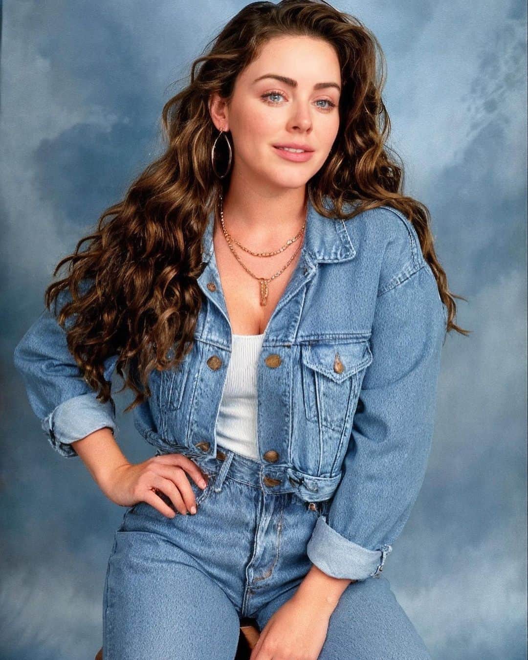 ソフィー・ディーのインスタグラム：「Ok… I think these came out a little better.. 😂😂 #aiyearbook #ai90syearbooktrend #trending #ai」