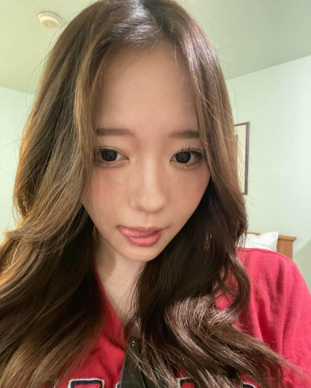 尾形咲季のインスタグラム：「“大谷を観ている自分が可愛い”」