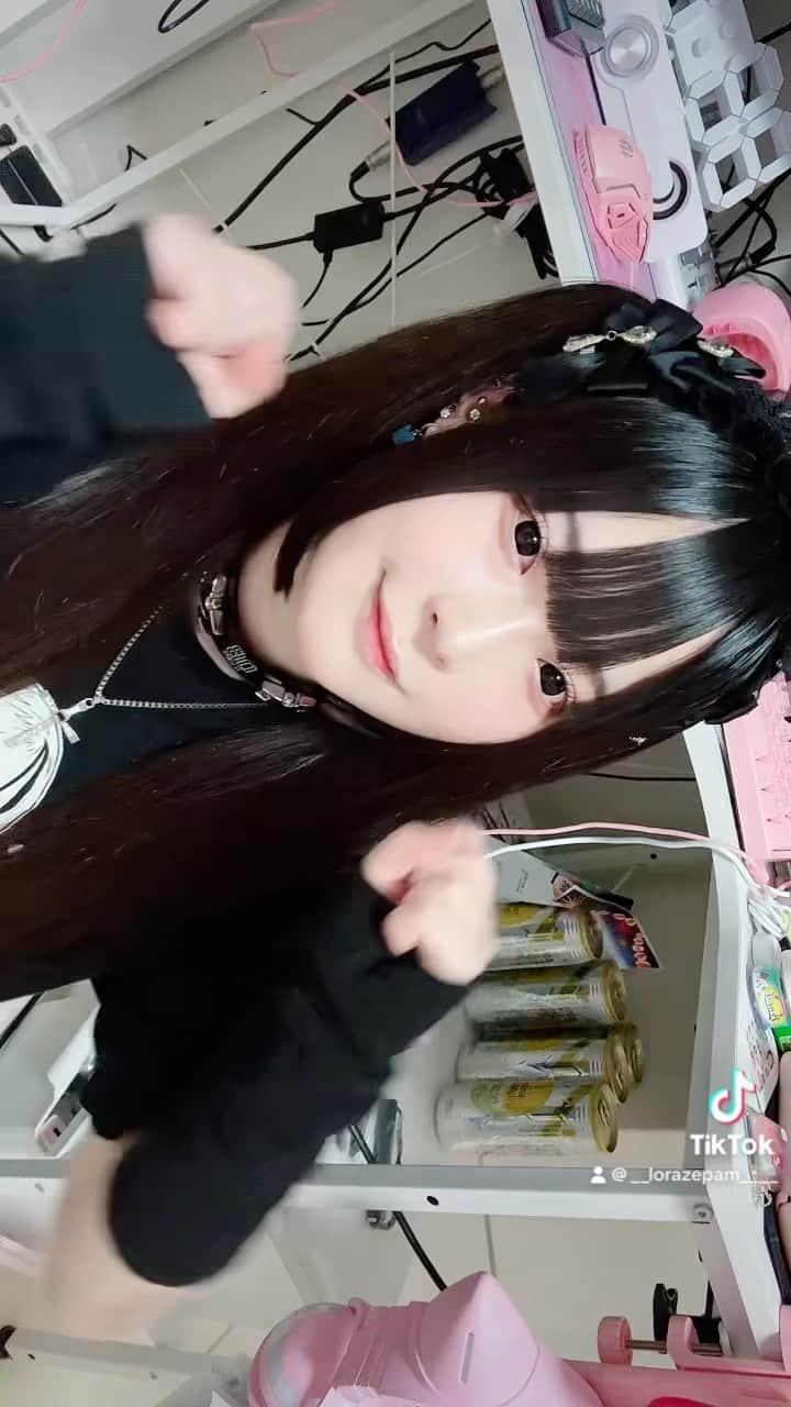 ゼパのインスタグラム：「平和な酒ライフ」