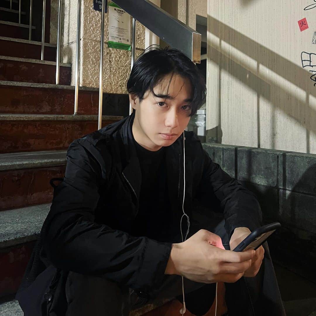片岡千之助のインスタグラム：「需要があるか 分かりませんが  髪の毛切りました  今日から初名古屋 頑張ります」