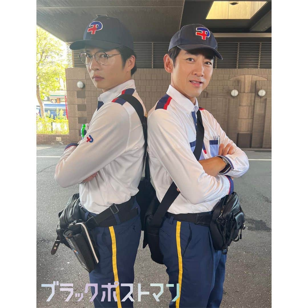 弁護士ソドムさんのインスタグラム写真 - (弁護士ソドムInstagram)「. ／ #ブラックポストマン オフショット🖤✉️ ＼  最終話で復活した "ネバーランドの悪魔"🫢✨  力也(#田中圭)と 真さん(#小泉孝太郎)が 制服に腕を通すシーンは 「激アツ‼️」と好評でしたね☺️💕  📬1話〜3話&最終話をTVer配信中📬 URLはプロフィールから☝🏻」10月4日 12時39分 - tx_dorama8