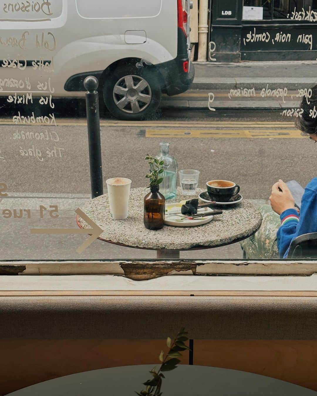 徐琁さんのインスタグラム写真 - (徐琁Instagram)「巴黎咖啡店的granola都超級好吃 還有那種簡單的早餐盤 讓你難忘的氛圍跟味道 這家的早餐都做的很到位好吃 發現巴黎的google 評分都很準 這家也是我Google 隨便找到的 4.7完全有符合好喜歡😍❤️‍🔥  #cosinparis🌸」10月4日 12時47分 - cos55555