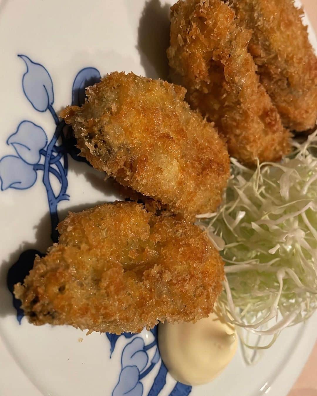 花楓さんのインスタグラム写真 - (花楓Instagram)「shiomachi4008 さんからの フィーバー🎤🎶  こんなに身に弾力がある牡蠣初めて食べました🦪😳✨ 美味し過ぎてずっと唸ってました🦭🤤  週1で行きたい🥺✨  ご馳走さまでした🙏🏻✨」10月4日 13時15分 - _caede_