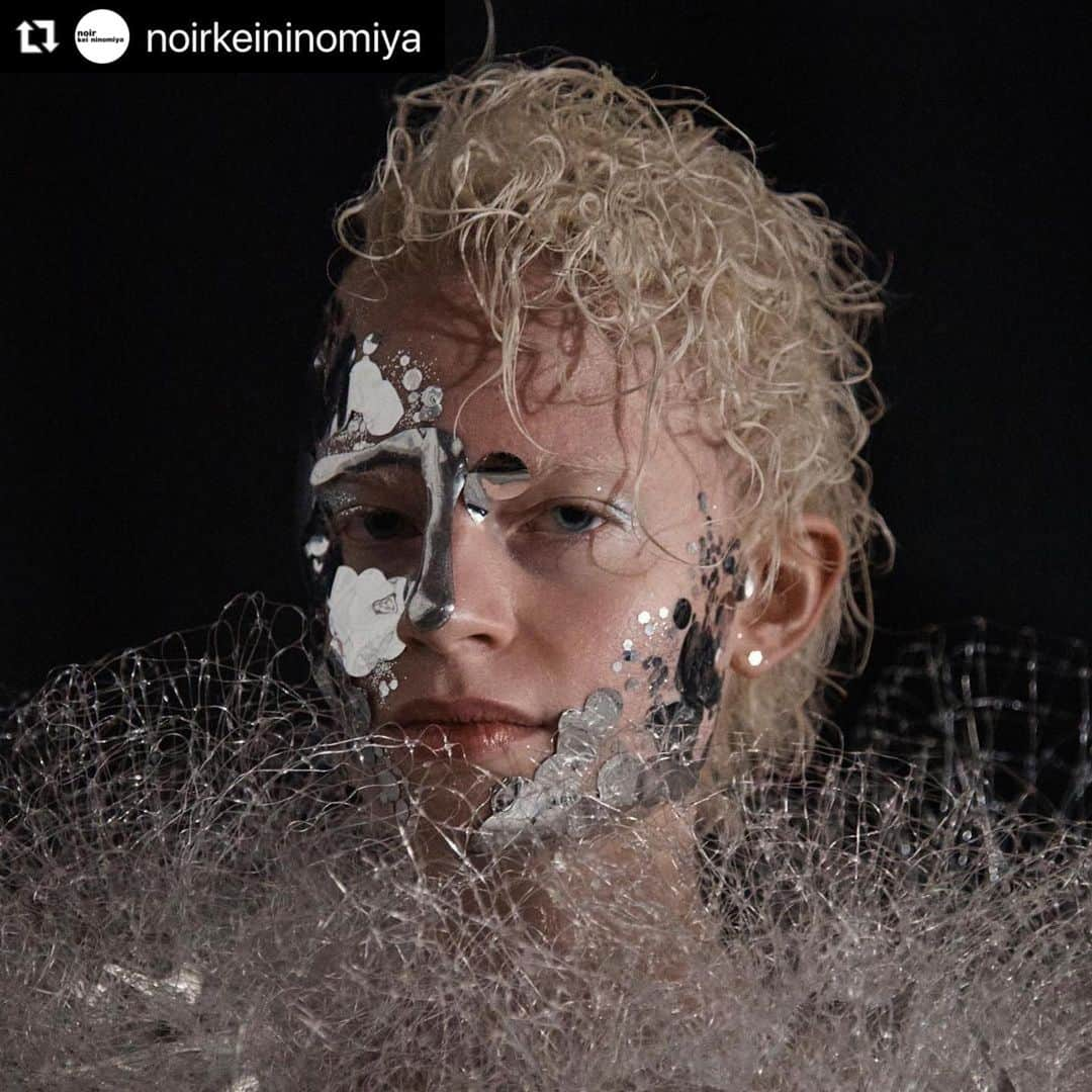 Amazing JIROさんのインスタグラム写真 - (Amazing JIROInstagram)「#Reposting @noirkeininomiya  ・・・ noir kei ninomiya SS24 beauty by make-up artist @amazing_jiro, hair stylist @lukemiyazaki and their dedicated teams.     Photographs by @melanie.rdp       #noirkeininomiya」10月4日 13時44分 - amazing_jiro