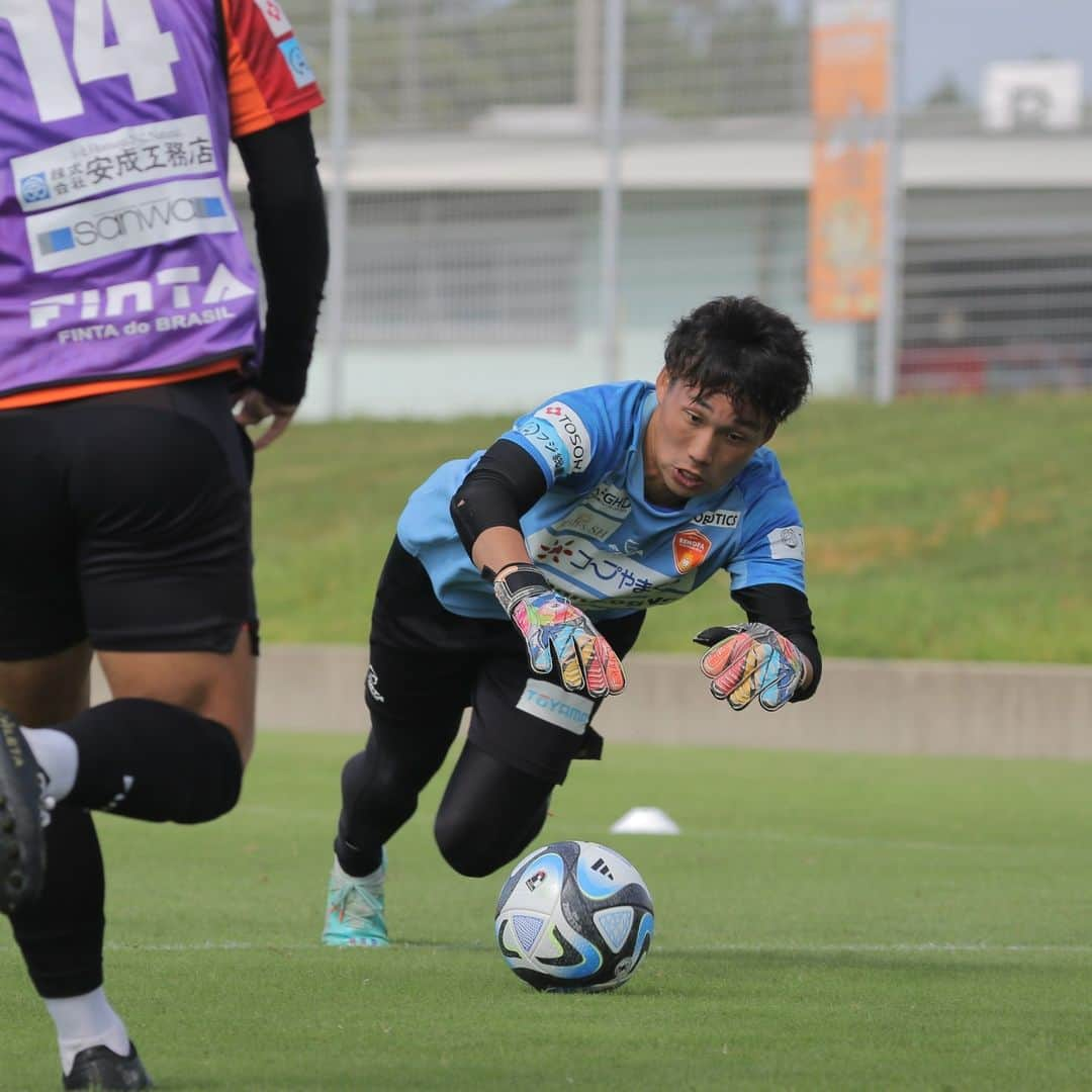 レノファ山口FCさんのインスタグラム写真 - (レノファ山口FCInstagram)「10月4日 トレーニング #renofa #石川啓人 #ヘナン #大槻周平 #河野孝汰 #寺門陸 #上本銀太 #矢島慎也」10月4日 14時15分 - renofa_yamaguchi