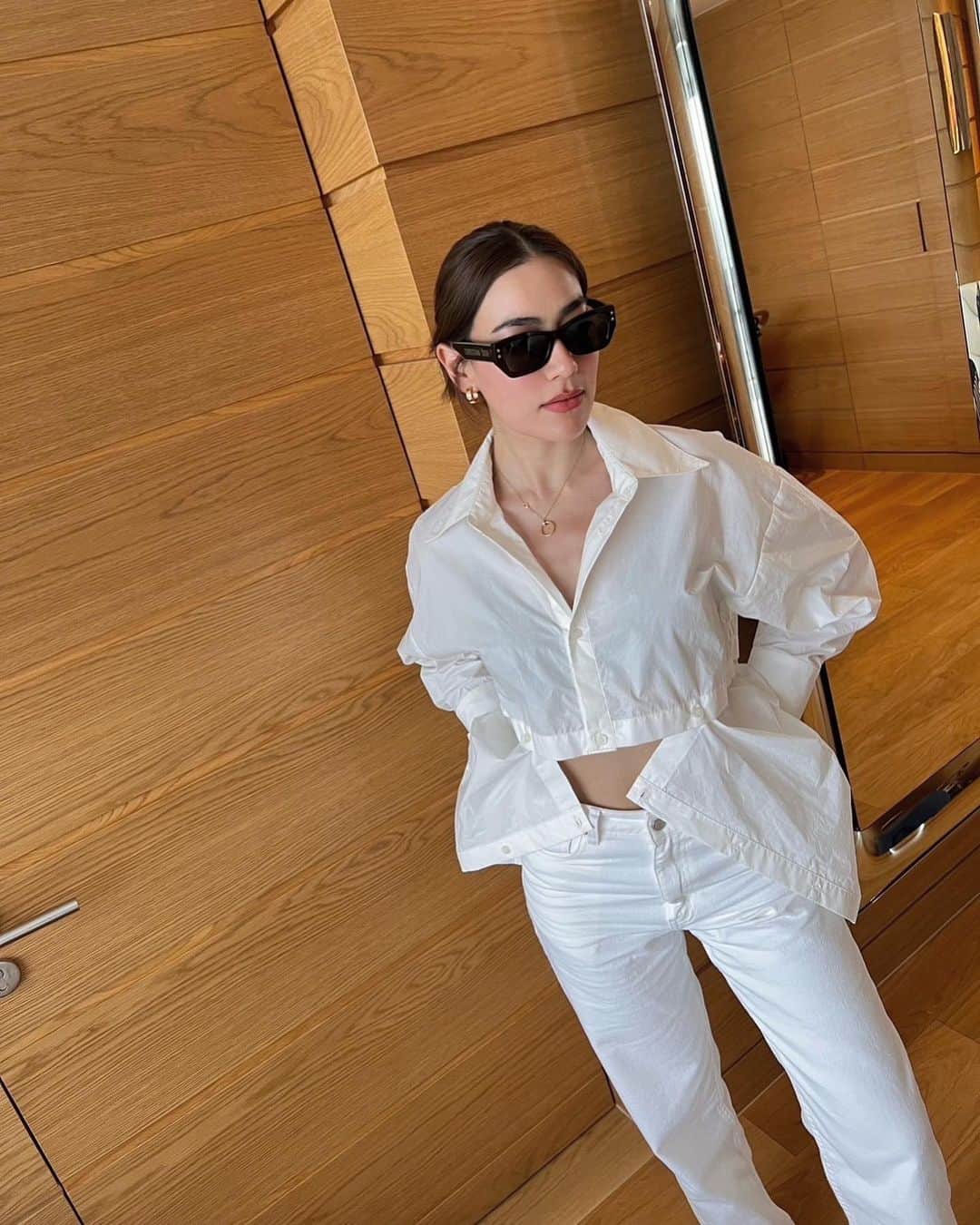 キンバリー・アン・ウォーテマス・ティアムシリのインスタグラム：「White on white」
