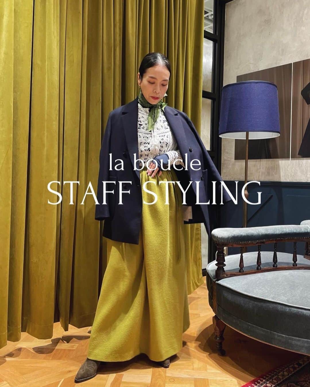 IÉNA LA BOUCLEのインスタグラム：「. ⁡ 〈la boucle STAFF STYLING〉 ⁡ staff MARUYAMA @ienalaboucle.maru  今秋のリアルバイアイテムと着こなしをご紹介 ⁡ style.01_____________________________ ⁡ 140S 縮絨ギャザースカート ¥42,900 intax ⁡ 思わず一目惚れしたスカート。ボリューム感とカラーの色目、全てがタイプです！その日のスタイリングで巻き方をアレンジしたり、ウエスト位置を変えて楽しんでいます。ジャケットやジレやレースなどのジャストシーズンアイテムとも相性抜群です。 ⁡ ⁡ style.02_____________________________ ⁡ ASAUCE MELER シームレストライアングルニットスカーフ ¥23,100 intax ⁡ 極上の素材をデイリーに...昨年も購入したニットスカーフ！カラーは冬のスタイルを明るく照らすREDを選びました。どんなラフなスタイルもポンと肩に乗せるだけで、ワンランク上の着こなしにビルドアップしてくれます。  #ienalaboucle#iena#イエナ#イエナラブークル#ienalaboucle_23aw」