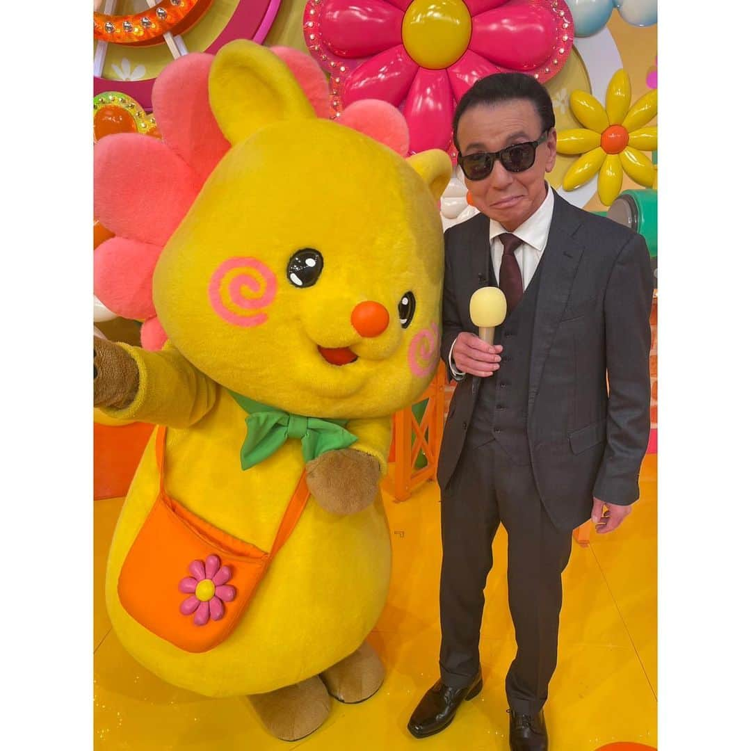 日本テレビ「ヒルナンデス！」のインスタグラム：「. 昨日のゲストはタモリさん🕶️⁉️#ジョニー志村 さんでした！  飲茶専門レストラン、みなさん食べ放題を楽しんでいましたね✨どれも本格的で美味しそうで、、行ってみたいです！  そして藤井恵 先生のレシピ！秋が来たなぁと実感する食材ばかりでした🍂新米のおとも、最高ですね！  野菜ソムリエ湊くんオススメの野菜レシピもこれまた美味しそうでした！今日はスタジオに試食がたくさんでした😂  🌼今日のヒルナンデスはこちらをお送りしました🌼  ①お総菜ハンター デパ地下の達人が厳選！お得で絶対買うべき人気のお総菜をハント！渋谷・東急フードショーを徹底調査！  ②人気スポットでお得にショッピング カインズで気に入ったモノを予算内で自由にショッピング！しかし最新＆驚きの情報に思わず「へぇ」と言ってしまうと減額に！  #ヒルナンデス #辻岡義堂 #浦野モモ (C)日本テレビ」