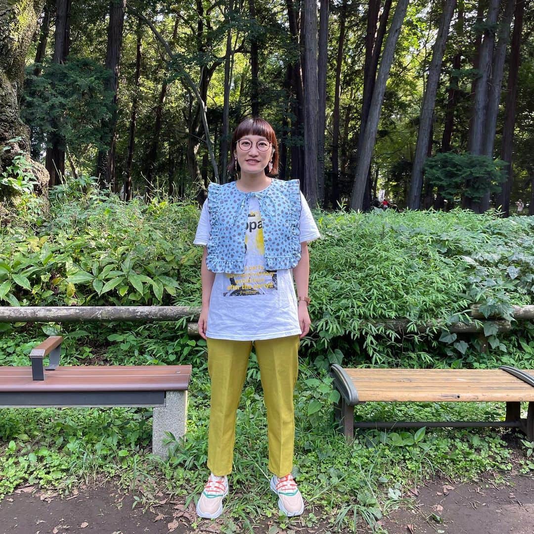 松浦志穂のインスタグラム：「10月だから半袖日和はもう来なくていいね🙅‍♀️  Tシャツは去年東京タワーであったきょんきょんのPopup限定Tシャツ🗼 @dear_sisterhood のダルメシアン柄付け襟は半袖でも長袖でも大活躍🐩🐄」