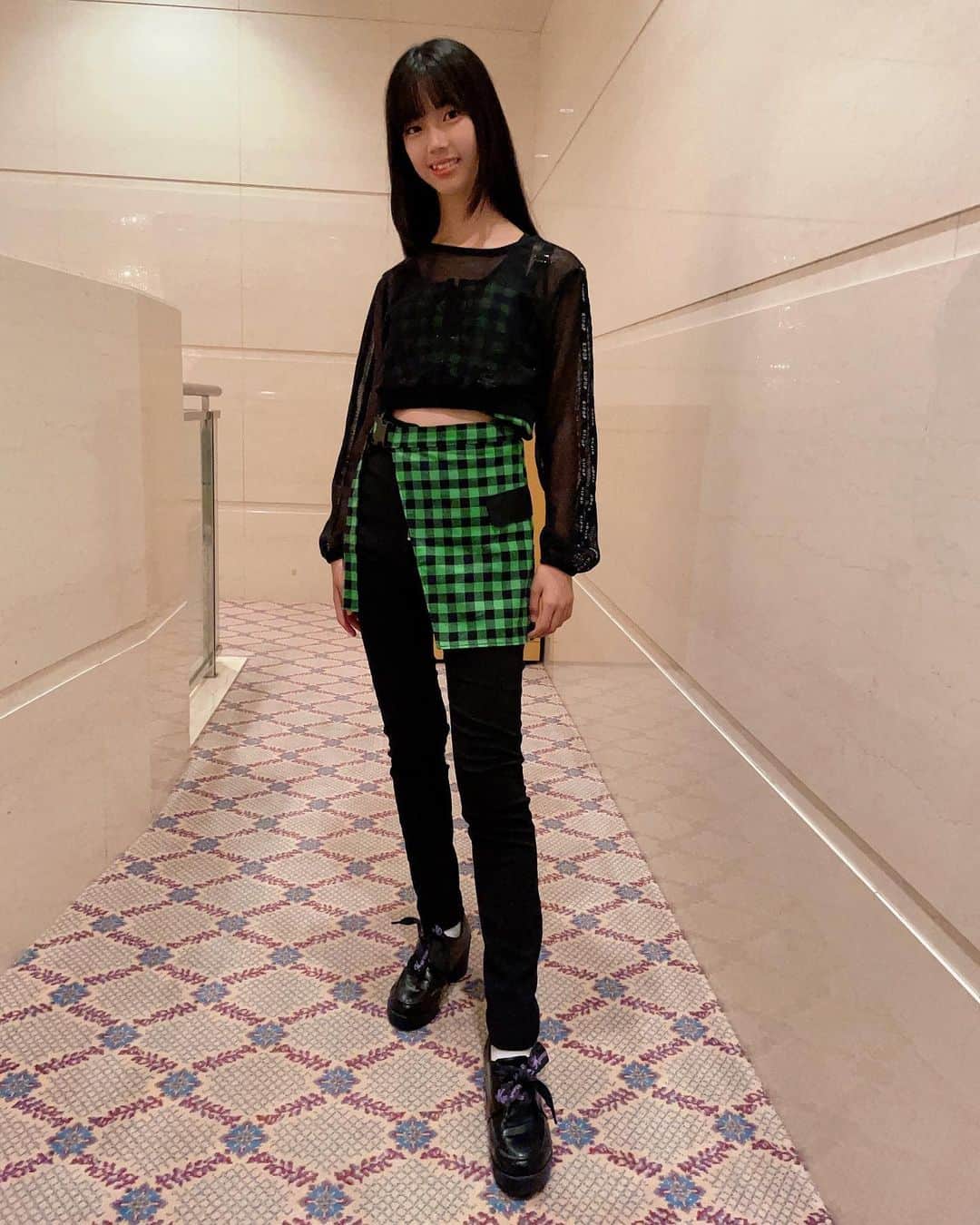 北島澪のインスタグラム：「✨✨✨✨✨✨✨✨✨✨✨✨  🖤黒✖️緑💚  ✨✨✨✨✨✨✨✨✨✨✨✨   #japankidsfashionweek  #jkfw  #jkfw2023  #kipop  #fashion  #fashionista  #fashionshow  #catwalk  #ファッションショー  #ファッションコーデ  #韓国ファッション  #韓国コーデ  #kpop  #kpopfashion  #北島澪」