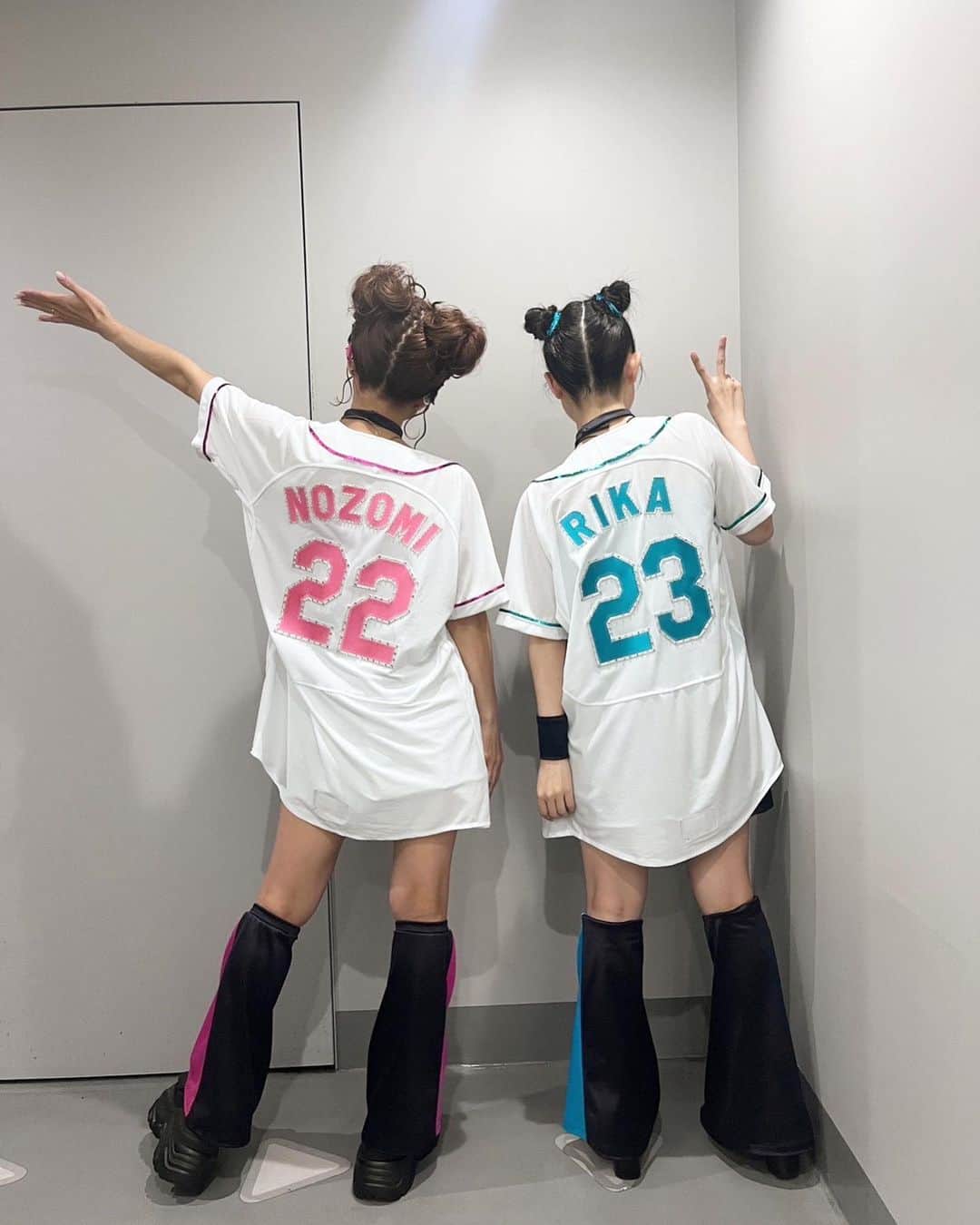 島倉りかさんのインスタグラム写真 - (島倉りかInstagram)「 ︎︎  Hello! Project 25th ANNIVERSARY CONCERT  辻希美さんと W(ダブルユー)さんの『サウスポー』を歌わせていただきました！⚾️  夢のようなステージでした…✨ 素晴らしすぎる2日間ありがとうございました！ ハロー！プロジェクト最高🤍  #辻希美 さん #ダブルユー さん #ハロプロ25周年 #BEYOOOOONDS」9月10日 22時26分 - rika_shimakura.official
