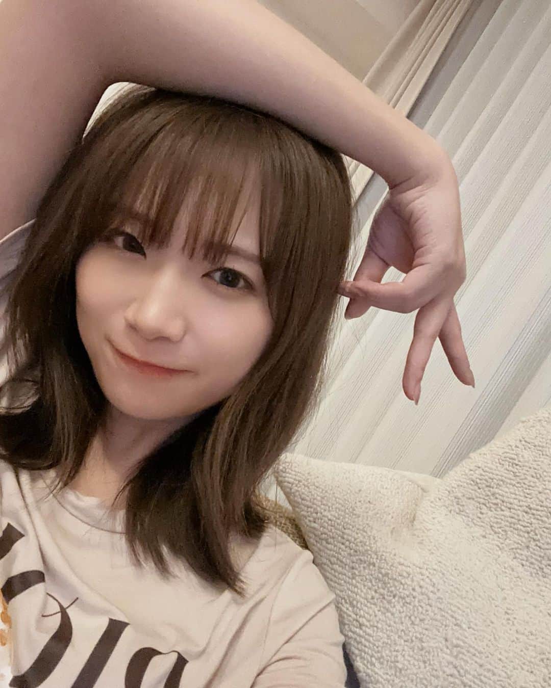 のインスタグラム：「.  ✌︎」