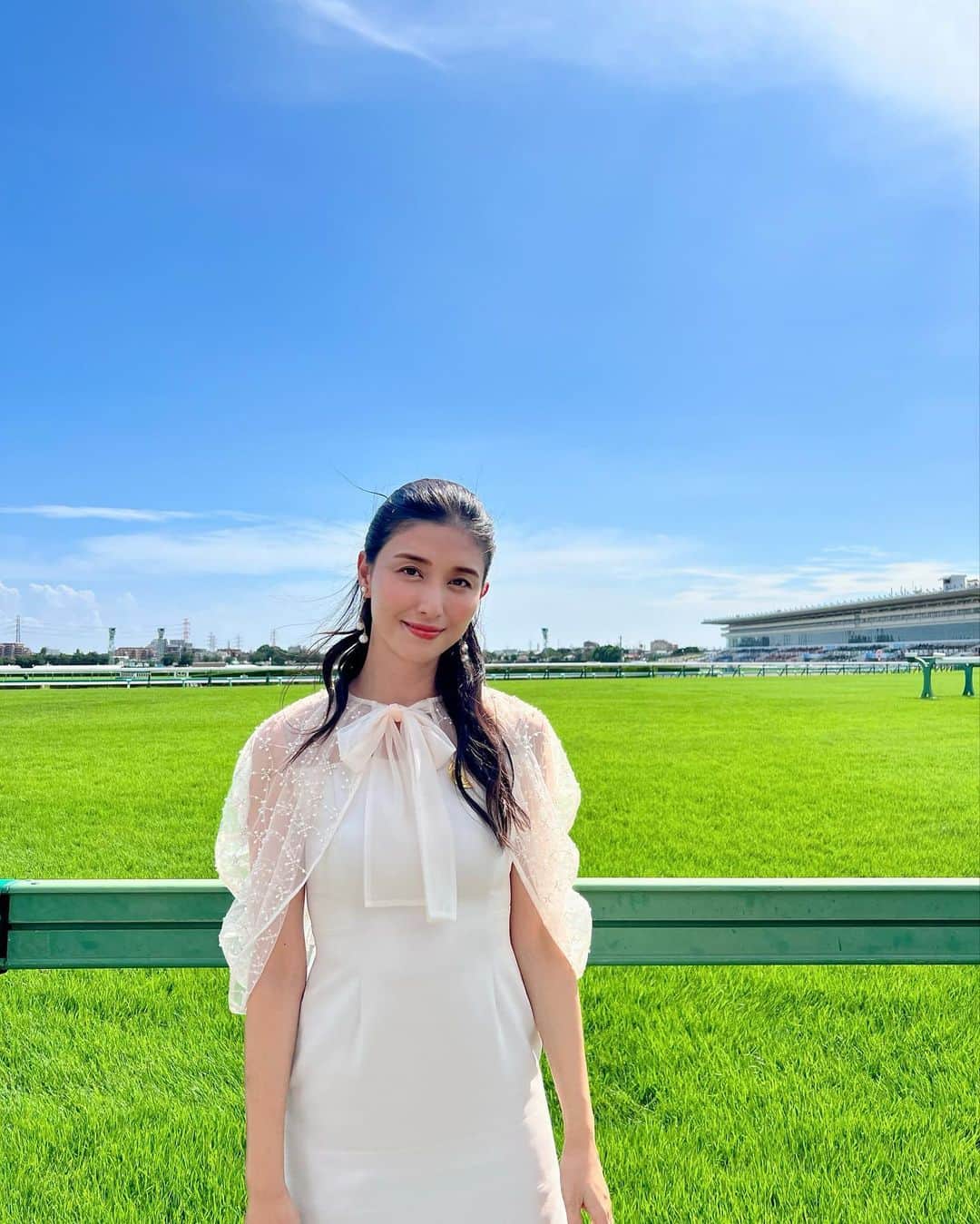 橋本マナミさんのインスタグラム写真 - (橋本マナミInstagram)「#フジテレビ　#みんなの競馬　#京成杯オータムハンデ  、インダストリア本命にしてたので外れてしまいました😢悔しーーー！！ #セントウルステークス　はギリギリ　#アグリ　の複勝当たったよ🙃 開幕週で芝もとても綺麗で癒されました🥰　 ワンピース　@celford_official #セルフォード」9月10日 22時30分 - manami84808