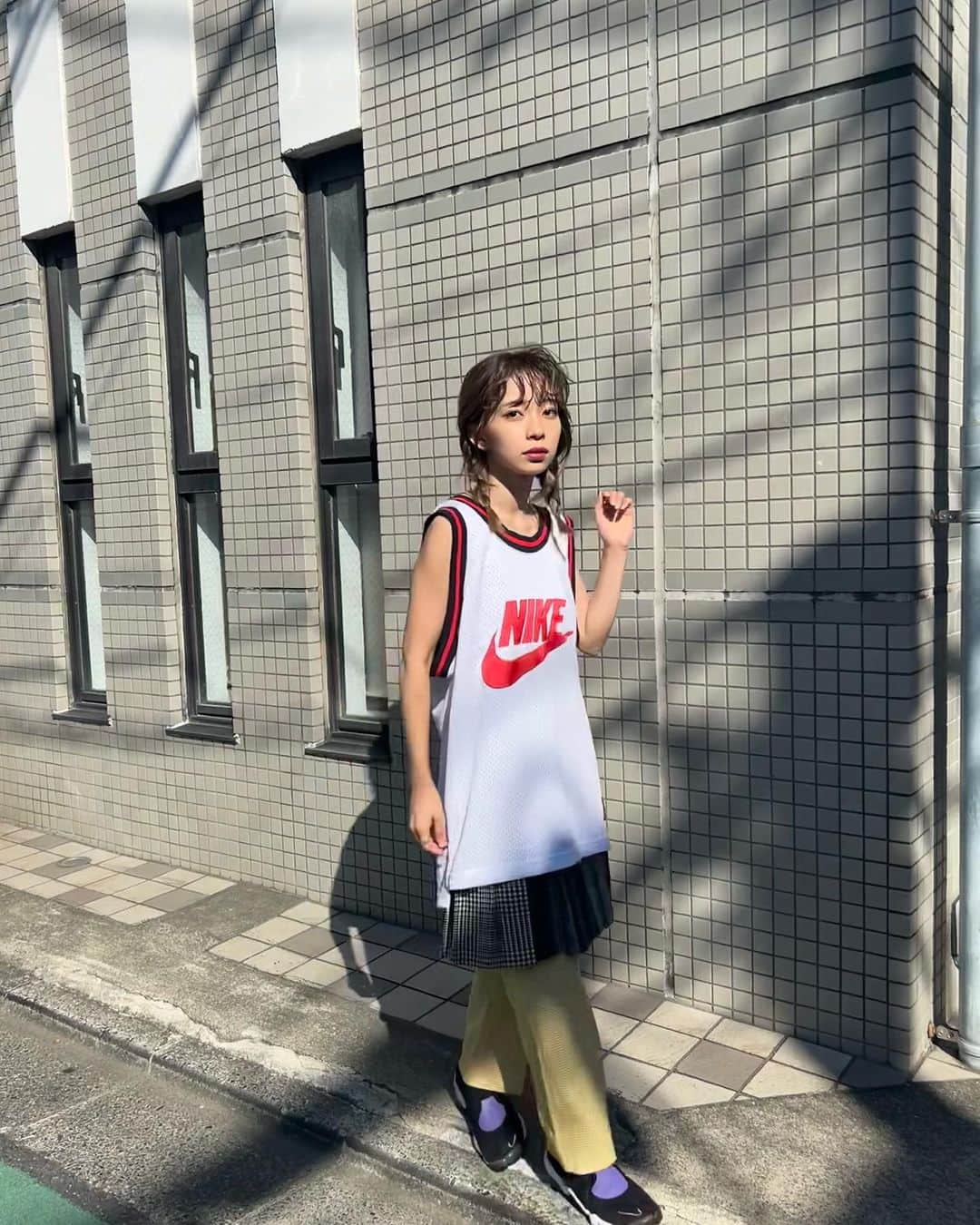 塩川裕美さんのインスタグラム写真 - (塩川裕美Instagram)「にきぴ☄️☄️☄️きになる☄️☄️☄️  .  .  #休日コーデ #散歩 #スポーツミックス #スポーツmixコーデ #レイヤードコーデ #ヘアカタ #ヘアアレ #三つ編み #三つ編みアレンジ #簡単ヘアアレンジ」9月10日 22時32分 - hiromin_0212