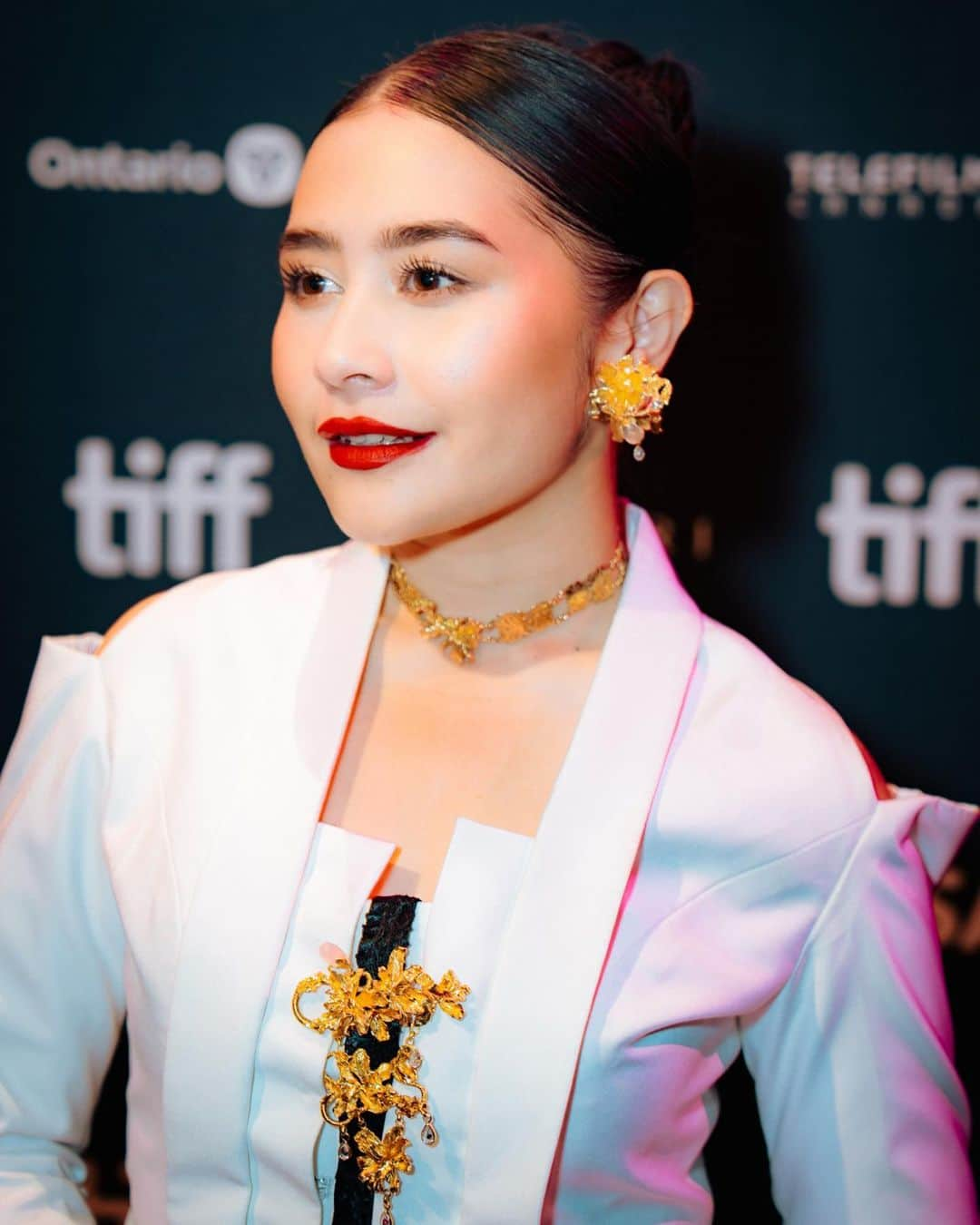 Prilly Latuconsinaさんのインスタグラム写真 - (Prilly LatuconsinaInstagram)「About last night!  World Premiere @filmbudipekerti at @tiff_net.  Gak sabar supaya teman-teman bisa nonton film nya pas nanti keluar di bioskop! ❤️」9月10日 22時38分 - prillylatuconsina96