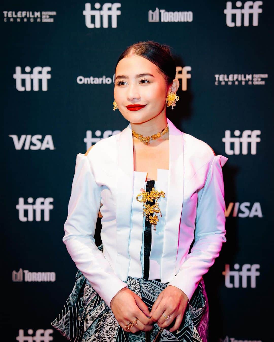 Prilly Latuconsinaさんのインスタグラム写真 - (Prilly LatuconsinaInstagram)「About last night!  World Premiere @filmbudipekerti at @tiff_net.  Gak sabar supaya teman-teman bisa nonton film nya pas nanti keluar di bioskop! ❤️」9月10日 22時38分 - prillylatuconsina96