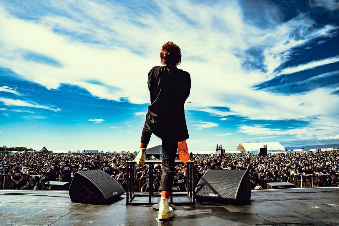 Kenta Koieのインスタグラム：「ハジマザ楽しかったー！🔥HEY-SMITHマジでありがとう！来てた皆んなもお疲れ様！❤️‍🔥  さてさて、アフターパーティー行きますかな。  Photo by @shot.row」