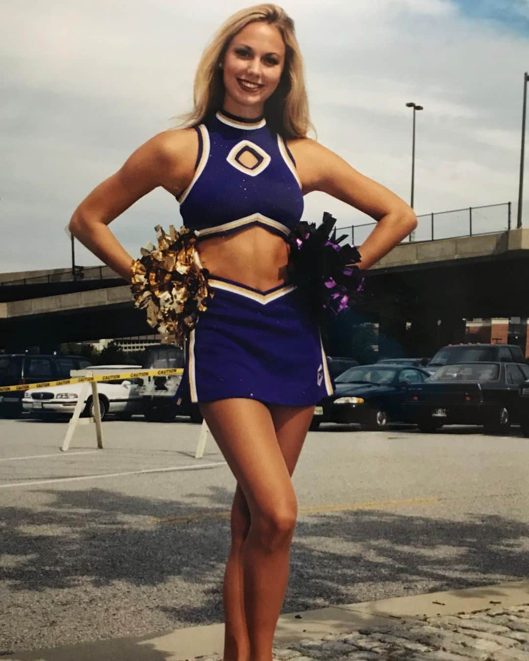 ステイシー・キーブラーのインスタグラム：「It’s that time of the year again! Wishing the @ravens the best of luck on their first game of the season! 🎉🏈 #ravensflock」