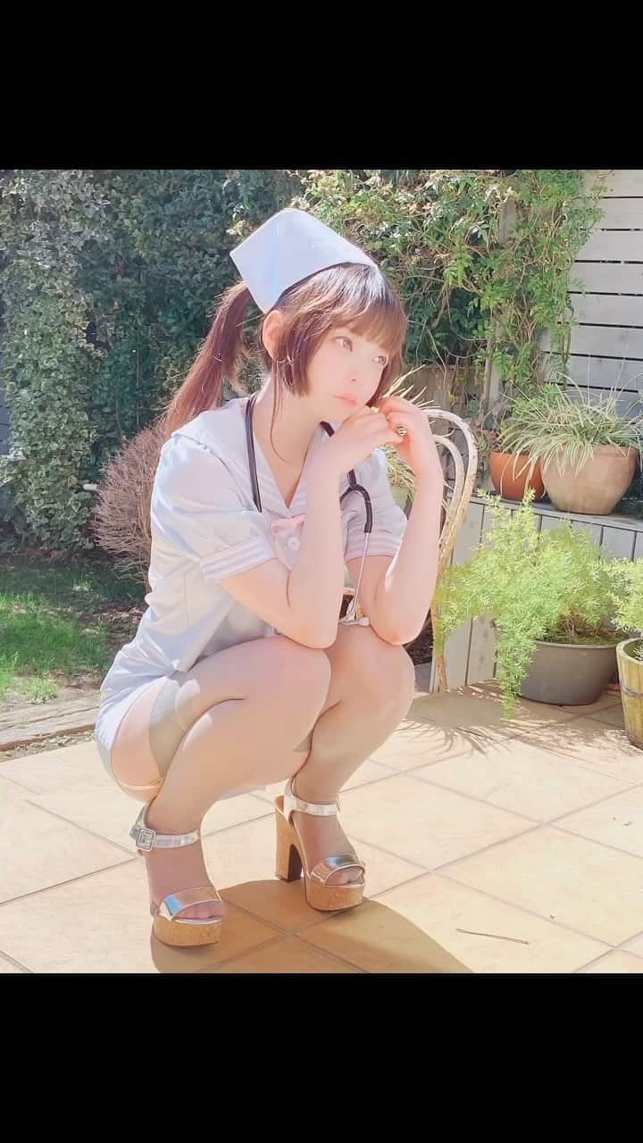 柳葉ころんのインスタグラム：「まえにヤングアニマルさんに出させていただいた時の…ʚ❤︎ɞなつかしいね〜！ #グラビア #グラビアモデル #グラドル #コスプレイヤー #cosplayer」