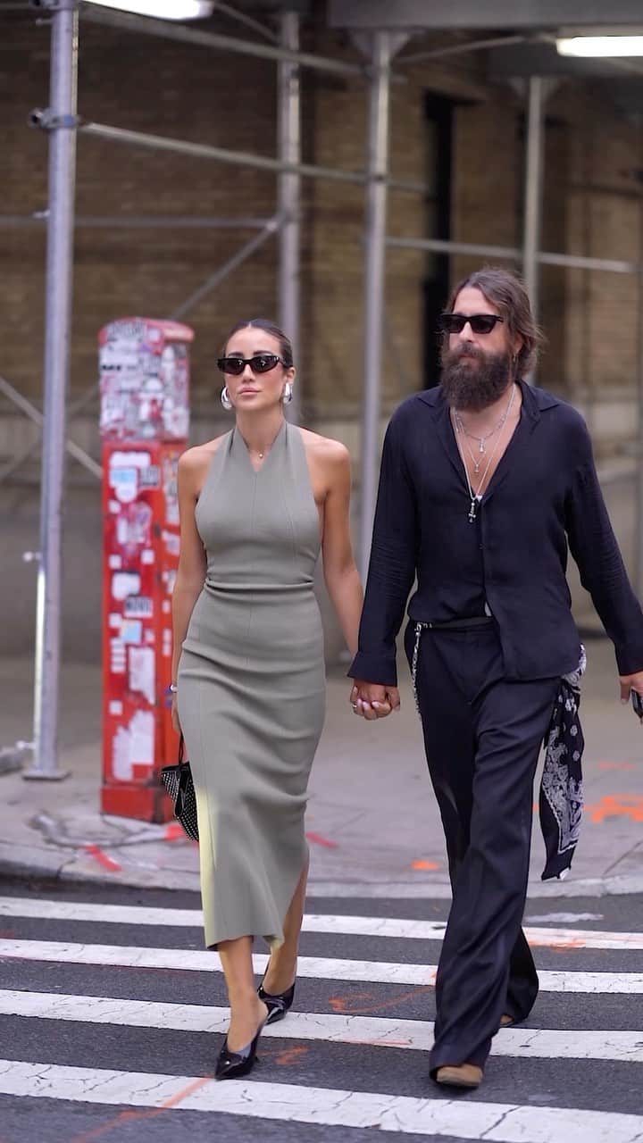 Tamara Kalinicのインスタグラム：「New York tradition. On our way to @khaite_ny  Filmed by @sametgorgozfilms」