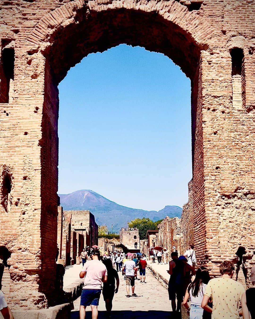 トローヤン・ベリサリオさんのインスタグラム写真 - (トローヤン・ベリサリオInstagram)「Pompeii II」9月10日 23時05分 - sleepinthegardn