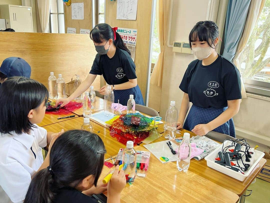 小野田紀美さんのインスタグラム写真 - (小野田紀美Instagram)「清心祭開催❗️ 個性豊かな展示、模擬店、ステージで大盛り上がり🎉 たくさんの保護者の皆様やお客様方をお招き✨ 卒業生の小野田議員も来校し、生徒と交流😊 久しぶりの一日開催を存分に楽しみました🎵 #nd #seishin #文化祭 #主人公 #小野田紀美 #展示 #パフォーマンス #ステージ #模擬店 #部活動 #バスケ #ダンス #階段アート #卒業生 #protagonist #festival  #schoolfestival #smile #enjoy」9月10日 23時18分 - onodakimijimusho