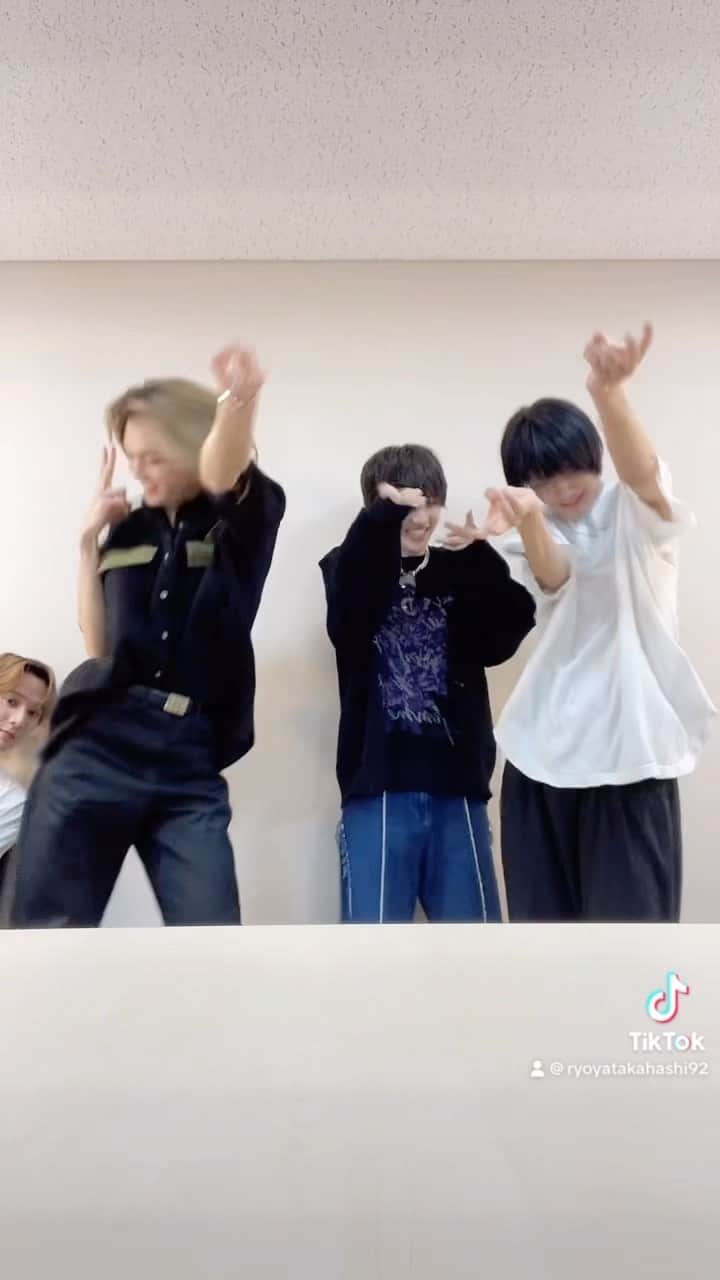 高橋怜也のインスタグラム：「イケメン二人の割り込み」