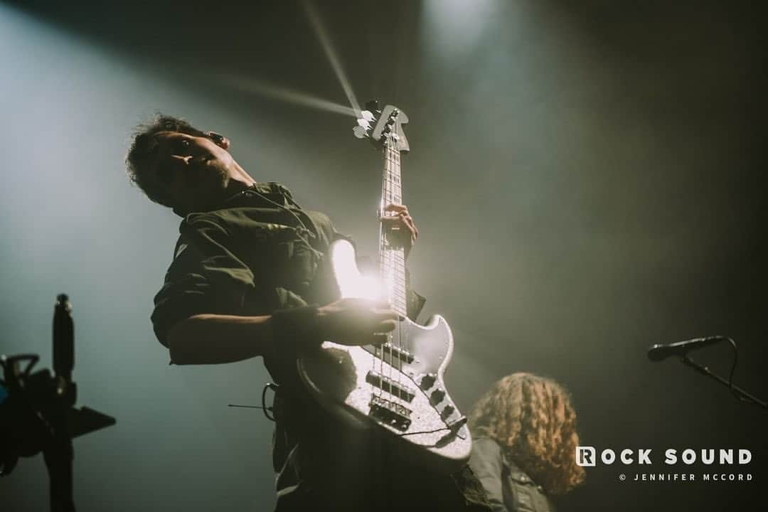 Rock Soundさんのインスタグラム写真 - (Rock SoundInstagram)「Happy Birthday to My Chemical Romance’s Mikey Way 🎉 🎂  📸 @jrcmccord   #mychemicalromance #mikeyway #alternative #emo」9月10日 23時22分 - rocksound