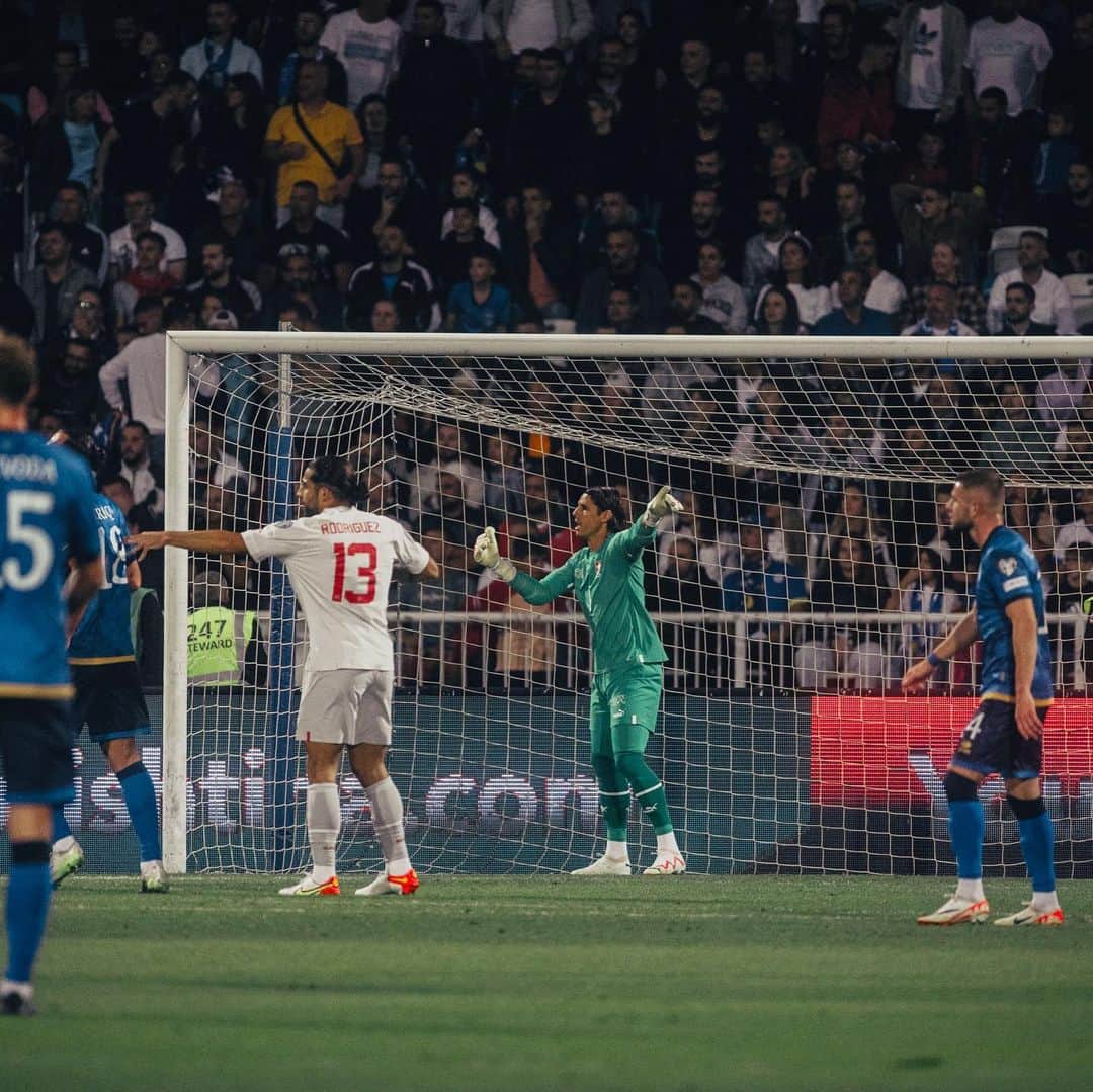 ヤン・ゾマーさんのインスタグラム写真 - (ヤン・ゾマーInstagram)「Not the result we came for. Time ...