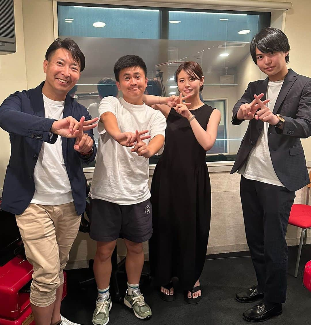 有村昆さんのインスタグラム写真 - (有村昆Instagram)「【レギュラー番組ラジオ】 #bayfm 毎週日曜日25時から放送中‼️ #バズTikナイト　 先週までのゲストは、ウンパルンパさん！ バズりを探っていくよ〜  radikoでも聞いてね❣️  #九島遼大　#井口綾子　#有村昆　#ウンパルンパ」9月10日 23時30分 - kon_arimura