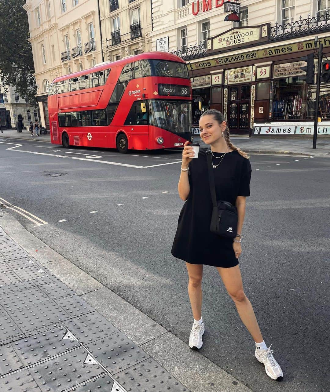 ラウラ・デ・ウィットさんのインスタグラム写真 - (ラウラ・デ・ウィットInstagram)「LDN bits 🏴󠁧󠁢󠁥󠁮󠁧󠁿」9月10日 23時39分 - lauradewitte