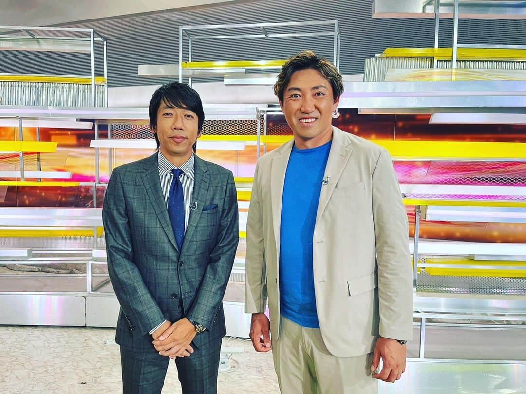 中村憲剛さんのインスタグラム写真 - (中村憲剛Instagram)「: NHK 「#サンデースポーツ 」  今回は内川聖一さんとご一緒させていただきましたが、初めましてとは思えない親しみやすさでした😊  ありがとうございました🙌  #ケンゴズラボ はドイツ戦を分析しました。次戦トルコ戦も楽しみです‼︎  ラグビー日本代表初戦勝利ということで、スポーツ界全体で日本を盛り上げていきましょう‼︎  #サンデースポーツ #内川聖一 さん」9月10日 23時41分 - kengo19801031