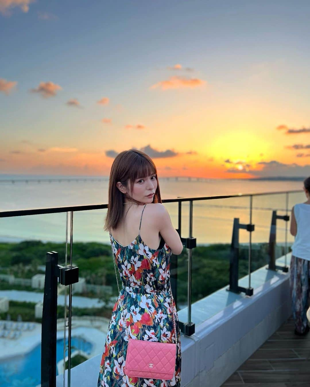 紅羽祐美のインスタグラム：「sunset🌇 #portrait#iphoneportrait」