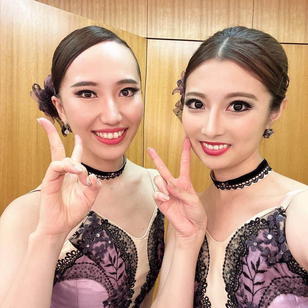 林田雪菜さんのインスタグラム写真 - (林田雪菜Instagram)「ユリコバレエスタジオ30周年記念発表会⑤  今回、舞台をいつも以上に楽しめたのは間違いなく2人のおかげ🤍 みくちゃん、もえかっぺ🫶 @miiikumiiiku @moekatsuki27   本番はもちろん、楽屋も普段のレッスンも 2人がいたから本当に楽しかったし もっともっとバレエが好きになった❤️ 2人と一緒に撮った写真は爆笑してる写真ばっかり🤣 心からありがとう✨ そしてらびゅー🫶🫶🫶だいすき！！  仕事との両立は大変なところもたくさんあるけど、好きを極めて お互い励まし合いながら 楽しんでいこうね✌️  そして観に来てくれたOGのみんな、えみちゃんとの写真は ほんと落ち着く顔ぶれ🤣笑 ユリコバレエ初期メンバー？古株？笑 観に来てくれてありがとう🥰 小さい頃から苦楽を共にした友達は本当に一生大切な友達で 皆に出会えたことは私にとって宝物です🥳 これからも末永ーーくよろしくね❤️ また皆で踊ろう🩰✨  8.9枚目の写真！ 10年前の20周年記念公演の時のもえかっぺとの写真🥹 そしてさらに遡って、、何年前かもわからないくらい昔の写真も🤣 小さい時から一緒に踊ってきて、久しぶりにまた同じ舞台に立てて本当に嬉しかった💛 たくさんの刺激をもらったよ！ありがとう🫶  #ユリコバレエスタジオ #熊本バレエ #yurikoballetstudio #ユリコバレエスタジオ30周年記念公演 #20230813 #バレエ #ballet  #バレエ大好き」9月10日 15時05分 - hayashidayukina