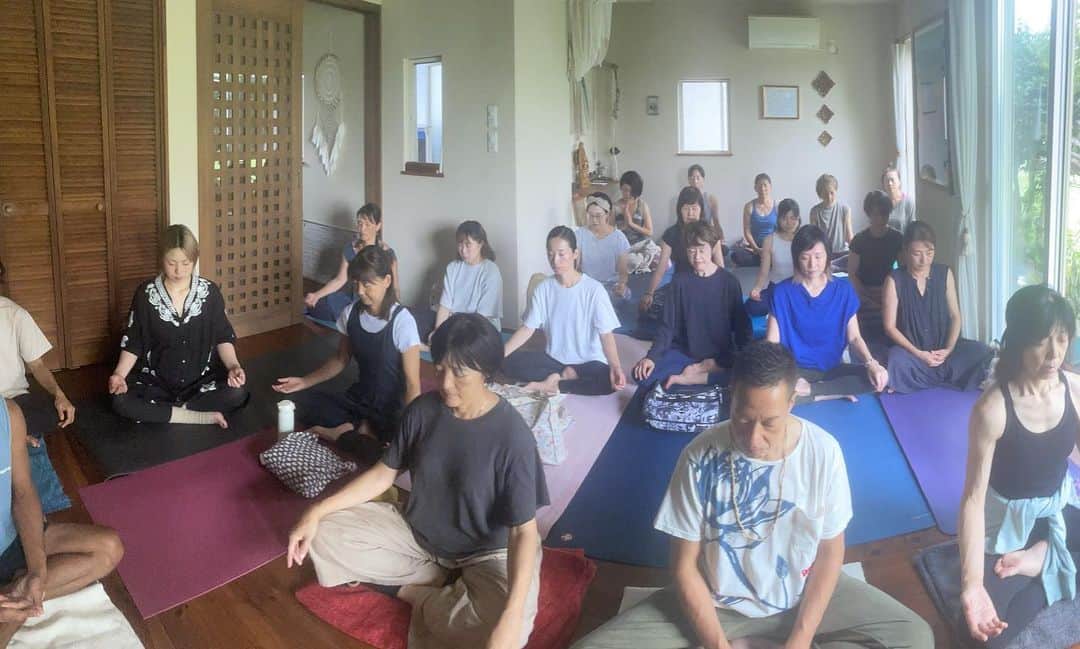 Ken Harakumaさんのインスタグラム写真 - (Ken HarakumaInstagram)「ケンハラクマの小田原市 ロムディー「自・然・体」スタジオヨガワークショップ @lomdii_tomozo  2日間ありがとうございました❣️ @international_yoga_center  #アシュタンガヨガ  #プライマリーレッドクラス  #呼吸法  #瞑想 #ケンハラクマ」9月10日 15時10分 - kenharakuma