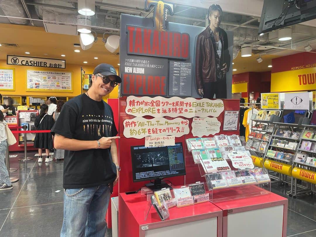 TAKAHIROさんのインスタグラム写真 - (TAKAHIROInstagram)「渋谷のCDショップ巡りしてきました✨✨  #どのお店も凄く豪華に盛り上げてくださって #ポップも愛に溢れていて #本当に嬉しかったです #HMV&BOOKS #タワーレコード #TSUTAYA #渋谷をEXPLORE」9月10日 15時23分 - exiletakahiro_official