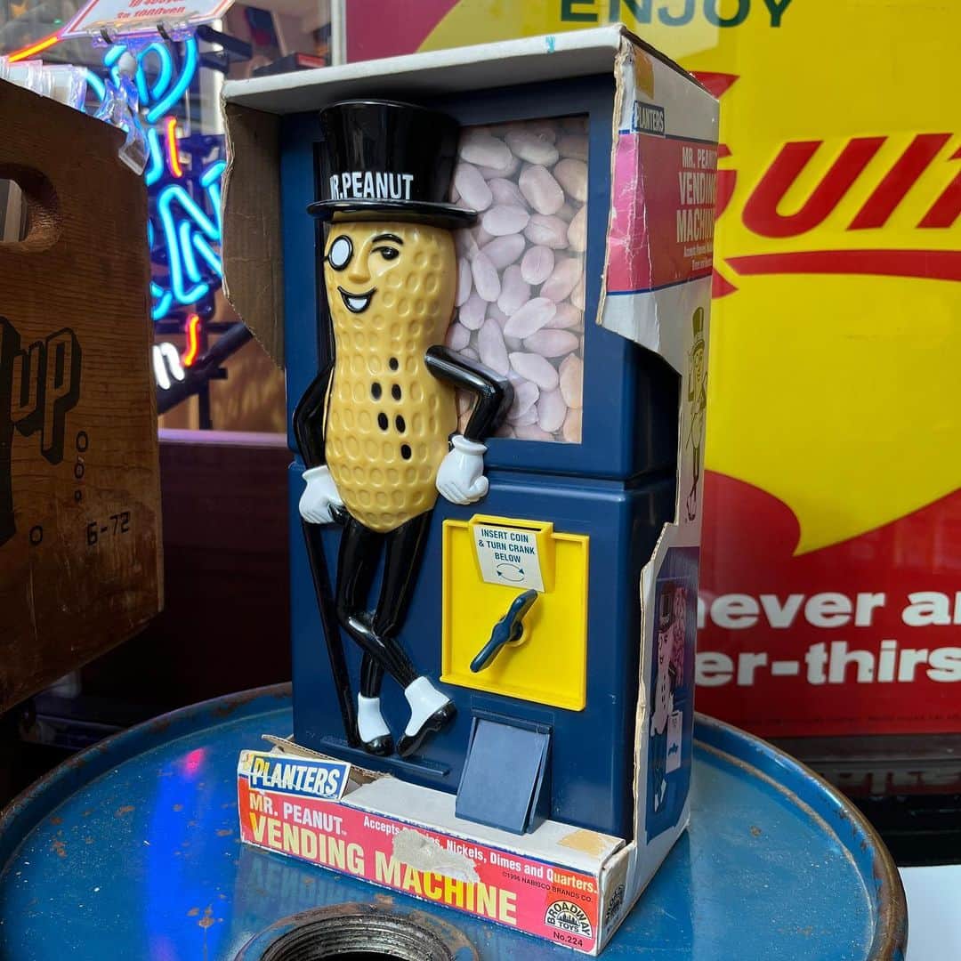 のインスタグラム：「1990’s Vintage Planters Mr Peanut Vending Machine Bank MIB New in.」