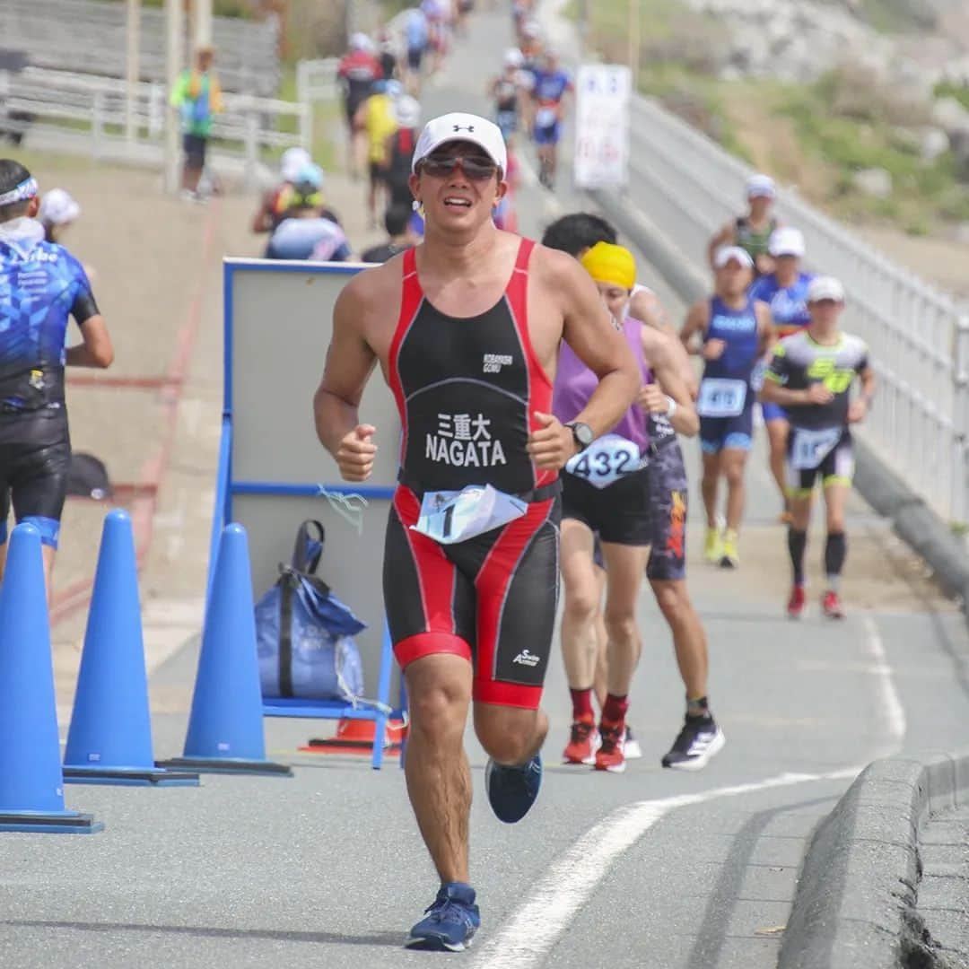 愛知県田原市さんのインスタグラム写真 - (愛知県田原市Instagram)「Thank you for the hot race! 熱い戦いをありがとう！  #トライアスロン伊良湖大会 が 今年も開催されました！  全国から愛知県田原市へ お越しいただいた選手の皆さん 応援団の皆さん、ボランティアの皆さん、お疲れ様でした！   #スイム#バイク#ラン #トライアスロン伊良湖   #たはら暮らし *  #渥美半島#田原市#田原#伊良湖岬#伊良湖#赤羽根#渥美半島菜の花浪漫街道#サーフィン#tahara#irago#akabane#spring#surfing#田舎暮らし#日々の暮らし#休日の過ごし方#スローライフ#instagramjaran#igersjp#scenic_jp」9月10日 16時00分 - tahara_kurashi