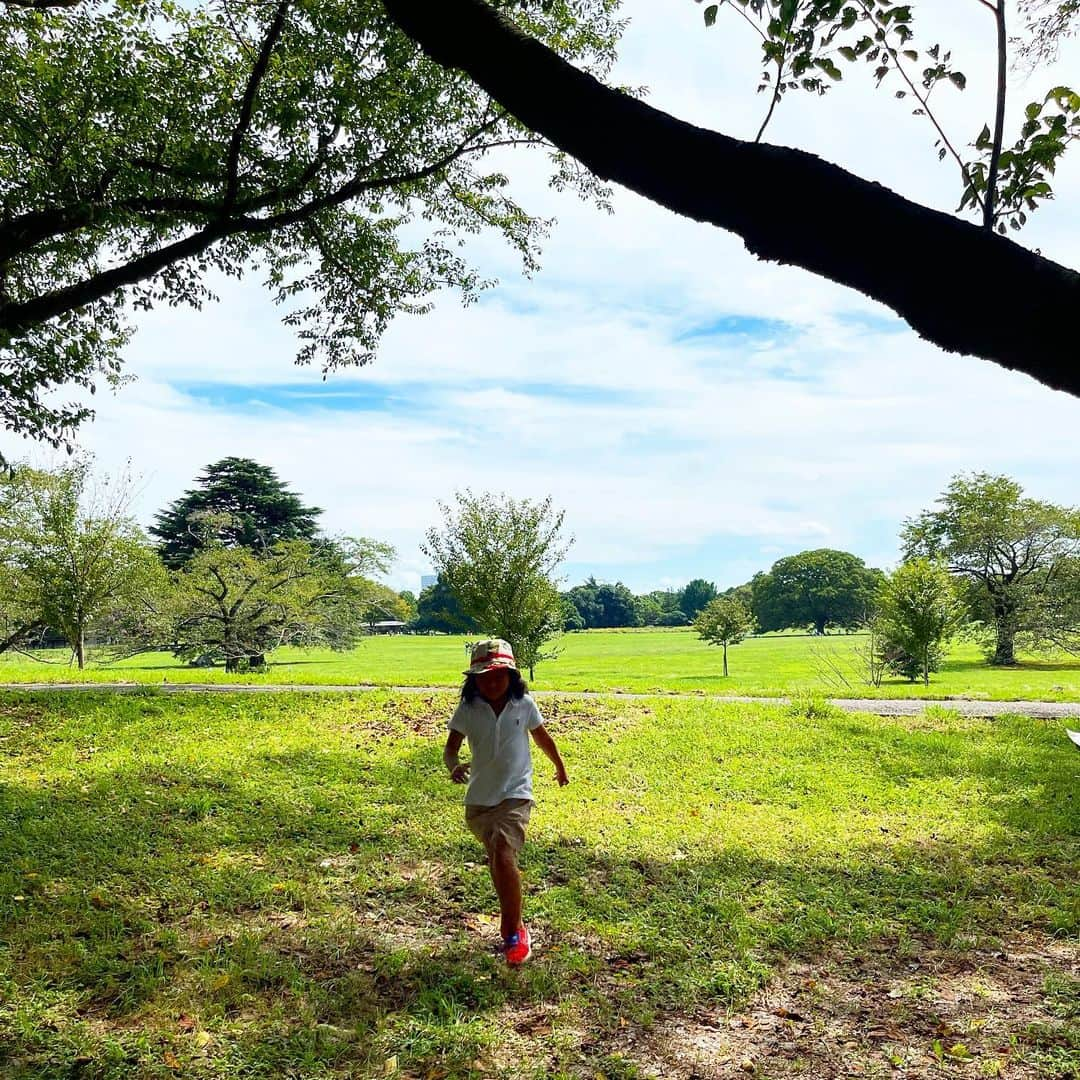 新井美穂さんのインスタグラム写真 - (新井美穂Instagram)「今日は娘と#昭和記念公園 へ#サイクリング  今年は残暑も厳しいけど それでも少し暑さは和らいで 久しぶりに長時間太陽の下 めいいっぱい遊びました〜！！  #娘7歳3ヶ月」9月10日 16時26分 - arai_miho