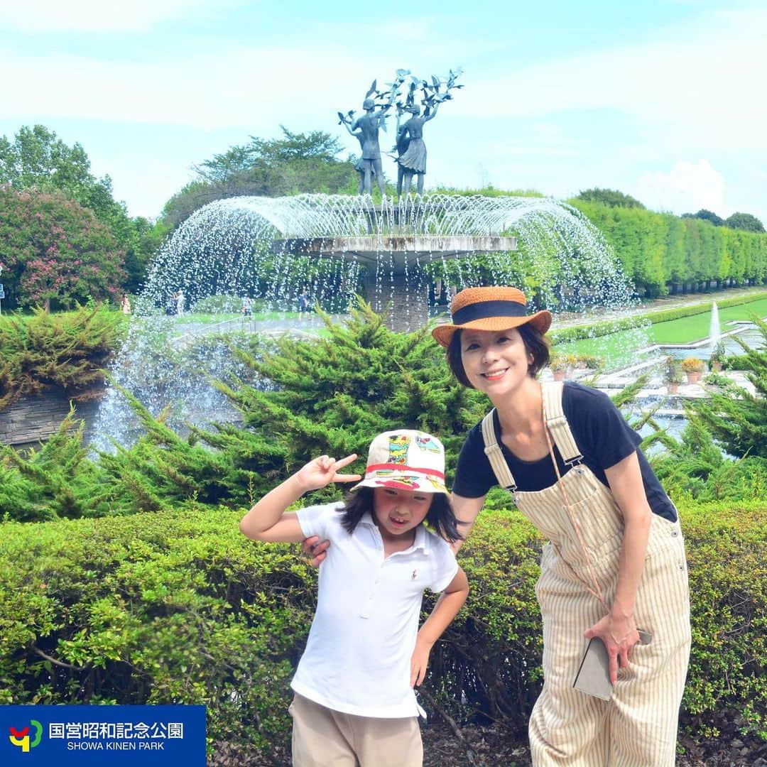 新井美穂のインスタグラム：「今日は娘と#昭和記念公園 へ#サイクリング  今年は残暑も厳しいけど それでも少し暑さは和らいで 久しぶりに長時間太陽の下 めいいっぱい遊びました〜！！  #娘7歳3ヶ月」