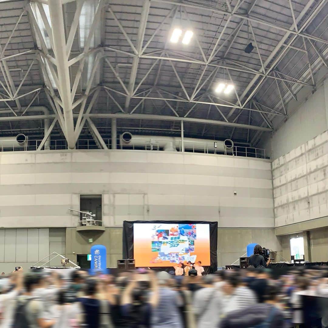 かほなんさんのインスタグラム写真 - (かほなんInstagram)「#名古屋キャンピングカーフェア トークショー！ 遊びに来てくれてありがとう〜！！  #須田亜香里 (@dasuwaikaa )さんと、#テレビ愛知 アナウンサーの #上釜美憂 (@uegama_miyu )さんと、番組やサバイバルあたりまえトークをｷｬｯｷｬｯと☺️☺️  凄く楽しい時間でした！ 会いに来てくれた君！ありがとう！ ちゃんとばっちり見えてたよー！🏝️✨  須田さんファンの皆さんも優しくて、須田さんめちゃ愛されてるのわかるっ！☺️ ありがとうございました！  本当に須田さんとキャンプやサバイバルできたらいいなー！楽しそう〜！ 飯盒炊爨して、マムシ料理して、星空見ながら眠るの😊女子や…！！！ｶﾜｲｲｯ  写真もたくさん撮ってくれてありがとう〜！ InstagramやTwitter(X)、見に行くねー！☺️☺️☺️ いっぱい載っけてほし〜！！  君の今日の1日を、かほなんにくれてありがとう！🏝️ また楽しいこと、いっしょに経験しようねー！！ またねー！☺️ イベントも楽しんでいってねー！🚗✨  #さばいどる  #かほなん」9月10日 16時31分 - survidol_kaho