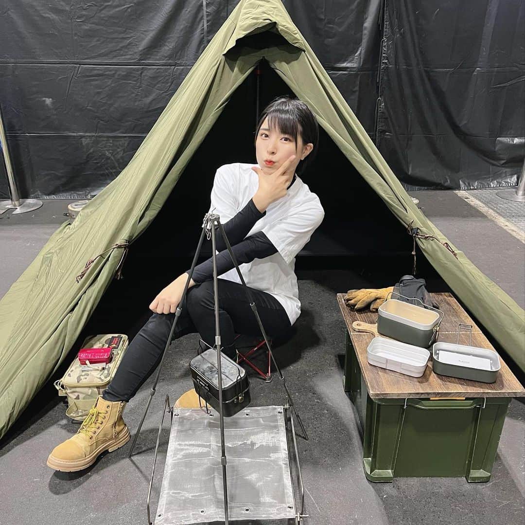 かほなんさんのインスタグラム写真 - (かほなんInstagram)「#名古屋キャンピングカーフェア トークショー！ 遊びに来てくれてありがとう〜！！  #須田亜香里 (@dasuwaikaa )さんと、#テレビ愛知 アナウンサーの #上釜美憂 (@uegama_miyu )さんと、番組やサバイバルあたりまえトークをｷｬｯｷｬｯと☺️☺️  凄く楽しい時間でした！ 会いに来てくれた君！ありがとう！ ちゃんとばっちり見えてたよー！🏝️✨  須田さんファンの皆さんも優しくて、須田さんめちゃ愛されてるのわかるっ！☺️ ありがとうございました！  本当に須田さんとキャンプやサバイバルできたらいいなー！楽しそう〜！ 飯盒炊爨して、マムシ料理して、星空見ながら眠るの😊女子や…！！！ｶﾜｲｲｯ  写真もたくさん撮ってくれてありがとう〜！ InstagramやTwitter(X)、見に行くねー！☺️☺️☺️ いっぱい載っけてほし〜！！  君の今日の1日を、かほなんにくれてありがとう！🏝️ また楽しいこと、いっしょに経験しようねー！！ またねー！☺️ イベントも楽しんでいってねー！🚗✨  #さばいどる  #かほなん」9月10日 16時31分 - survidol_kaho