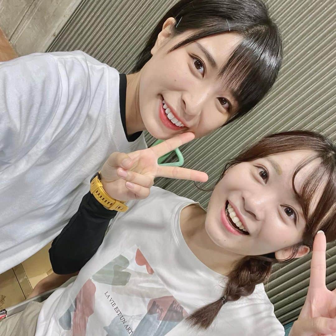 かほなんさんのインスタグラム写真 - (かほなんInstagram)「#名古屋キャンピングカーフェア トークショー！ 遊びに来てくれてありがとう〜！！  #須田亜香里 (@dasuwaikaa )さんと、#テレビ愛知 アナウンサーの #上釜美憂 (@uegama_miyu )さんと、番組やサバイバルあたりまえトークをｷｬｯｷｬｯと☺️☺️  凄く楽しい時間でした！ 会いに来てくれた君！ありがとう！ ちゃんとばっちり見えてたよー！🏝️✨  須田さんファンの皆さんも優しくて、須田さんめちゃ愛されてるのわかるっ！☺️ ありがとうございました！  本当に須田さんとキャンプやサバイバルできたらいいなー！楽しそう〜！ 飯盒炊爨して、マムシ料理して、星空見ながら眠るの😊女子や…！！！ｶﾜｲｲｯ  写真もたくさん撮ってくれてありがとう〜！ InstagramやTwitter(X)、見に行くねー！☺️☺️☺️ いっぱい載っけてほし〜！！  君の今日の1日を、かほなんにくれてありがとう！🏝️ また楽しいこと、いっしょに経験しようねー！！ またねー！☺️ イベントも楽しんでいってねー！🚗✨  #さばいどる  #かほなん」9月10日 16時31分 - survidol_kaho