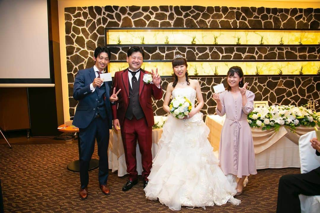 ホテル国際21さんのインスタグラム写真 - (ホテル国際21Instagram)「※ 【weddingレポート】 お二人の赤ちゃんの頃の写真を使った ベビー当てクイズをしました👶🏼💗 抽選でプレゼントも🎁  ♥｡･ﾟ♡ﾟ･｡♥｡･ﾟ♡ﾟ･｡♥｡･ﾟ♡ﾟ・。゜♥｡ﾟ♡ﾟ･｡♥｡･ﾟ♡ﾟ･｡♥｡･ﾟ♡ﾟ･｡♥｡. . ブライダルフェア受付中です🎉 ご予約は @hotelkokusai21_bridal の HPから出来ます🌟 . ｡♥｡･ﾟ♡ﾟ･｡♥｡･ﾟ♡ﾟ･｡♥｡･ﾟ♡ﾟ・。゜♥｡ﾟ♡ﾟ･｡♥｡･ﾟ♡ﾟ･｡♥｡･ﾟ♡ﾟ･👰🤵✨  . #ホテル国際21　#ウェディング　#ホテルウェディング　#ブライダル　#長野　#長野結婚式　#長野市結婚式　#長野花嫁 #長野県　#長野市　#結婚式場　#結婚式　#披露宴会場　#チャペル　#衣裳　#ウェディングドレス　#タキシード　#コーディネート　#ヘアメイク　#花嫁ヘア　#花嫁メイク　#ブーケ　#ウェディングケーキ　#全国のプレ花嫁さんと繋がりたい　#花嫁　#プレ花嫁　#卒花　#前撮り　#後撮り　#wedding」9月10日 16時53分 - hotelkokusai21_bridal